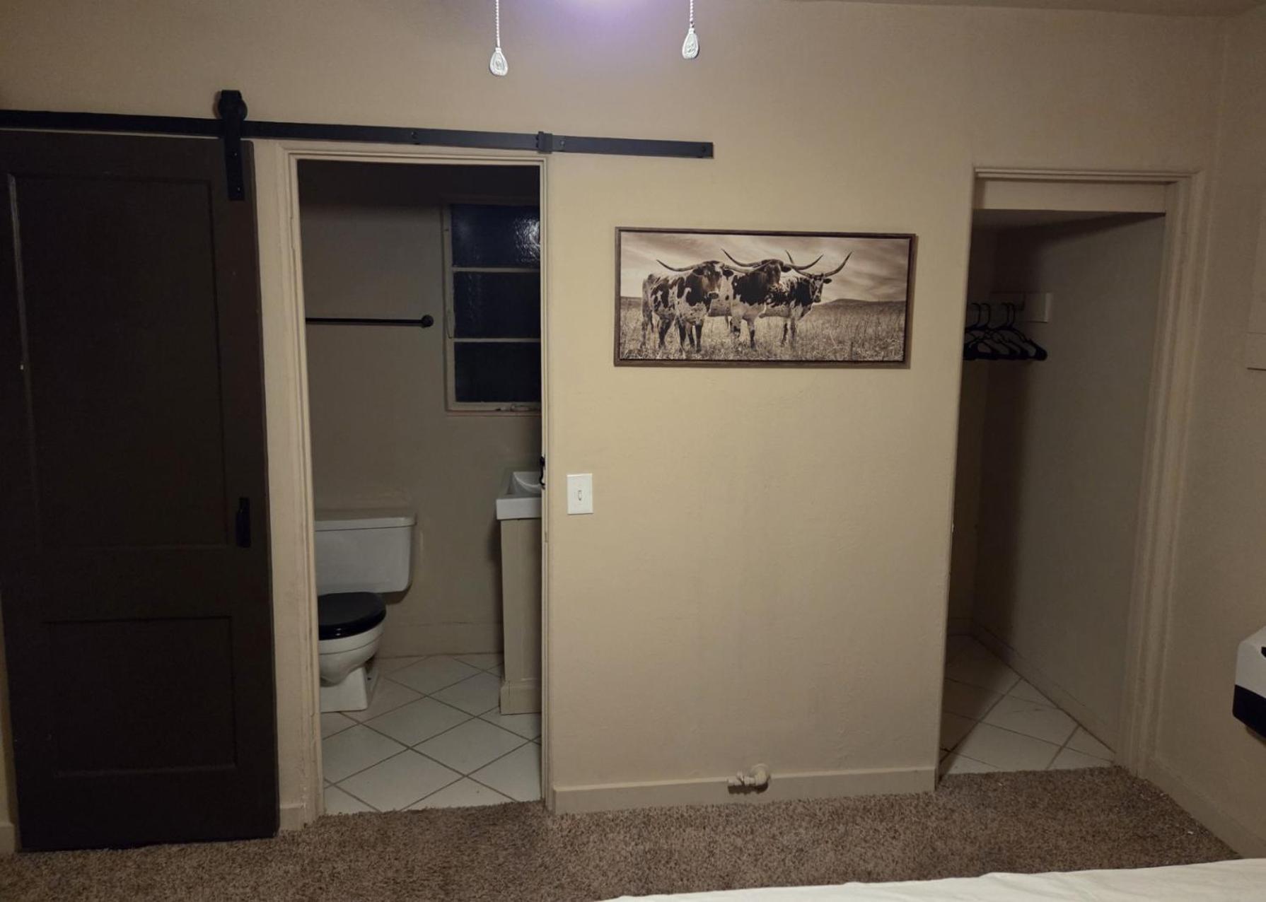 Standard Queen Room