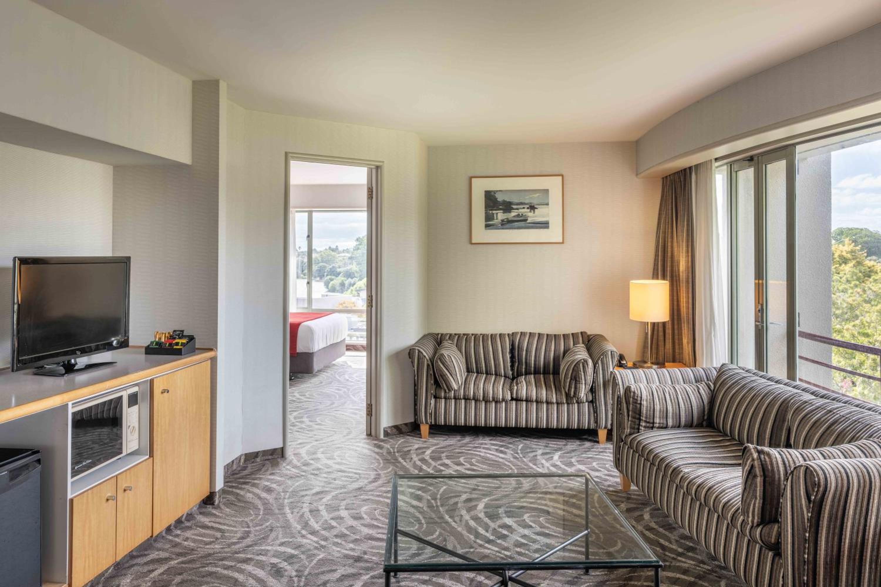 Corporate Suite - Photo 3