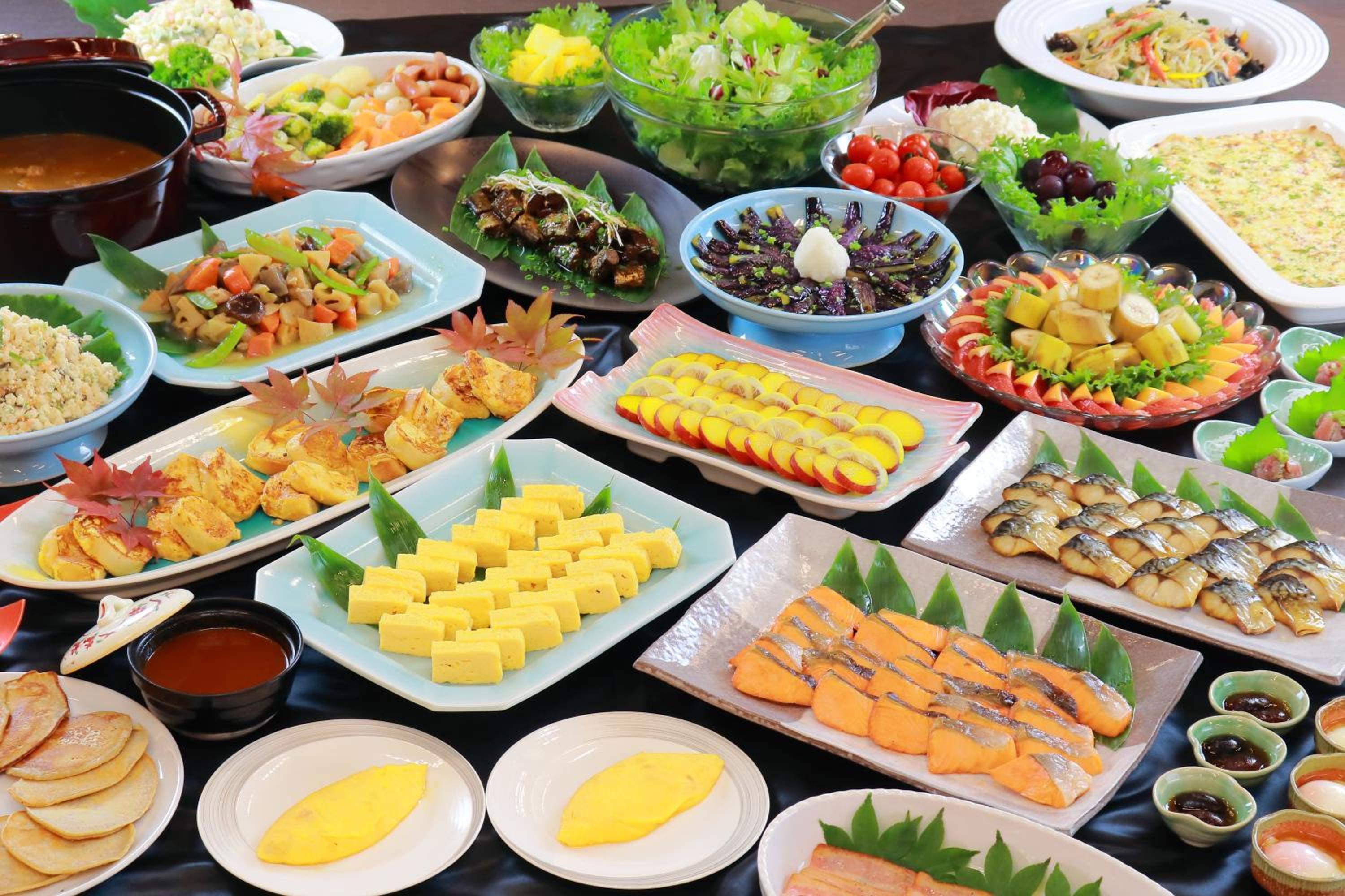 Japanese-style Room with 10 Tatami Non-Smoking + Buffet Dinner Included (View/Building Assigned on Arrival) - Photo 9