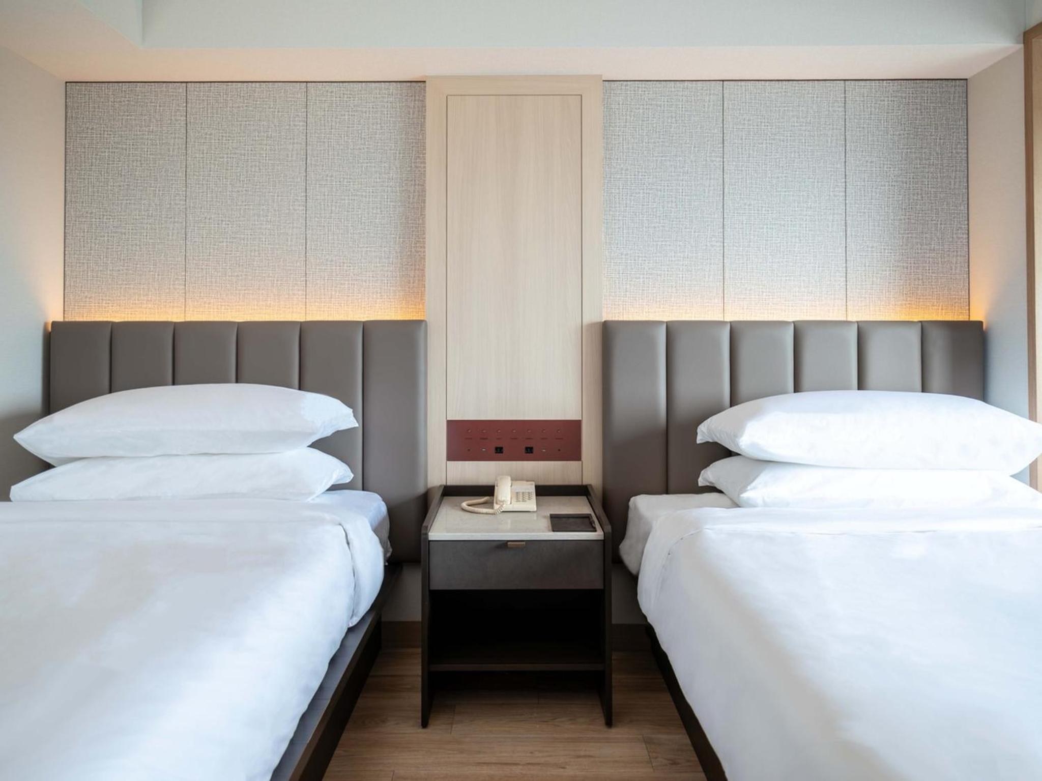 Standard Twin Room - Photo 1