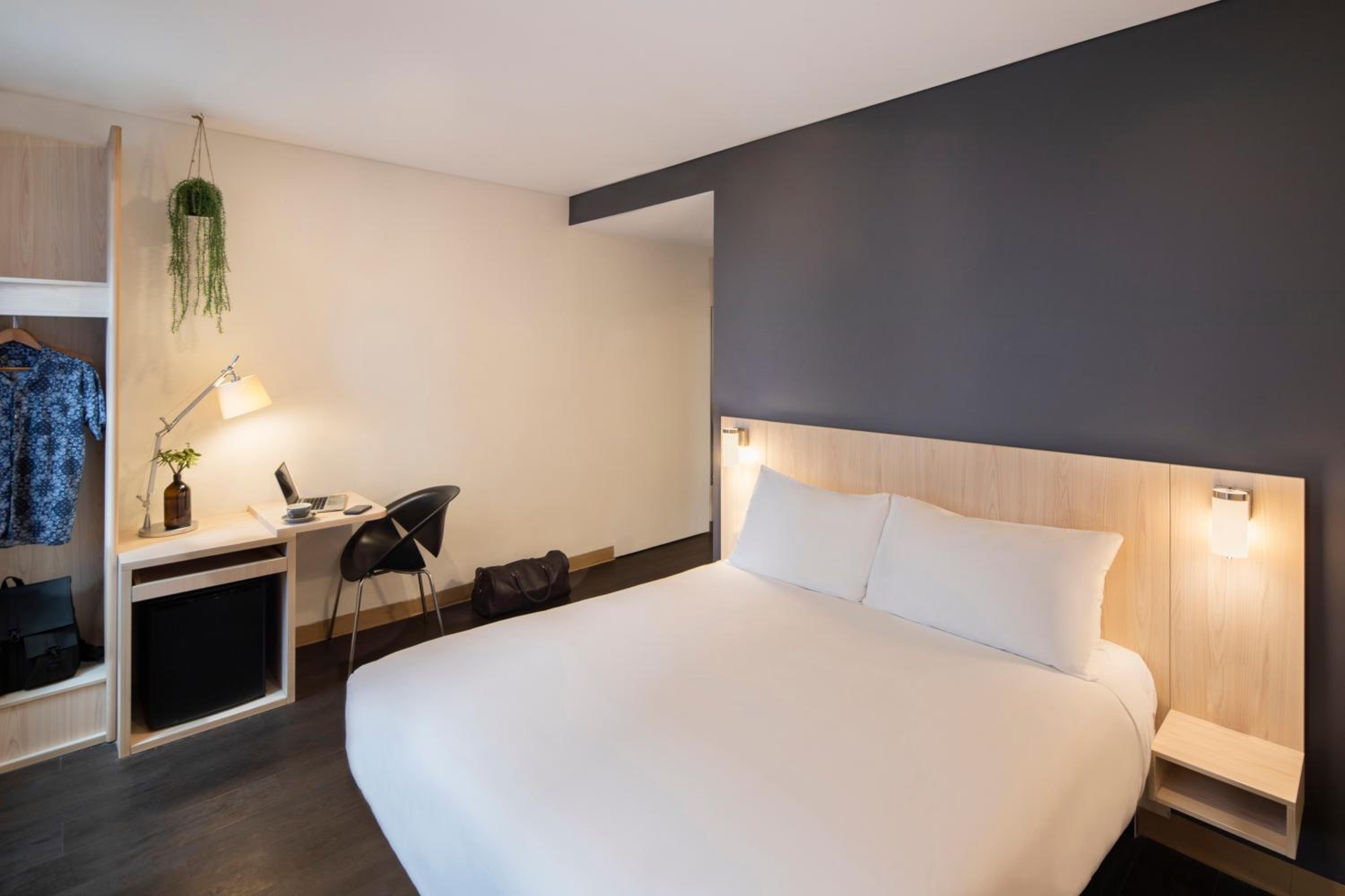 Standard Queen Room - Accessible - Photo 5