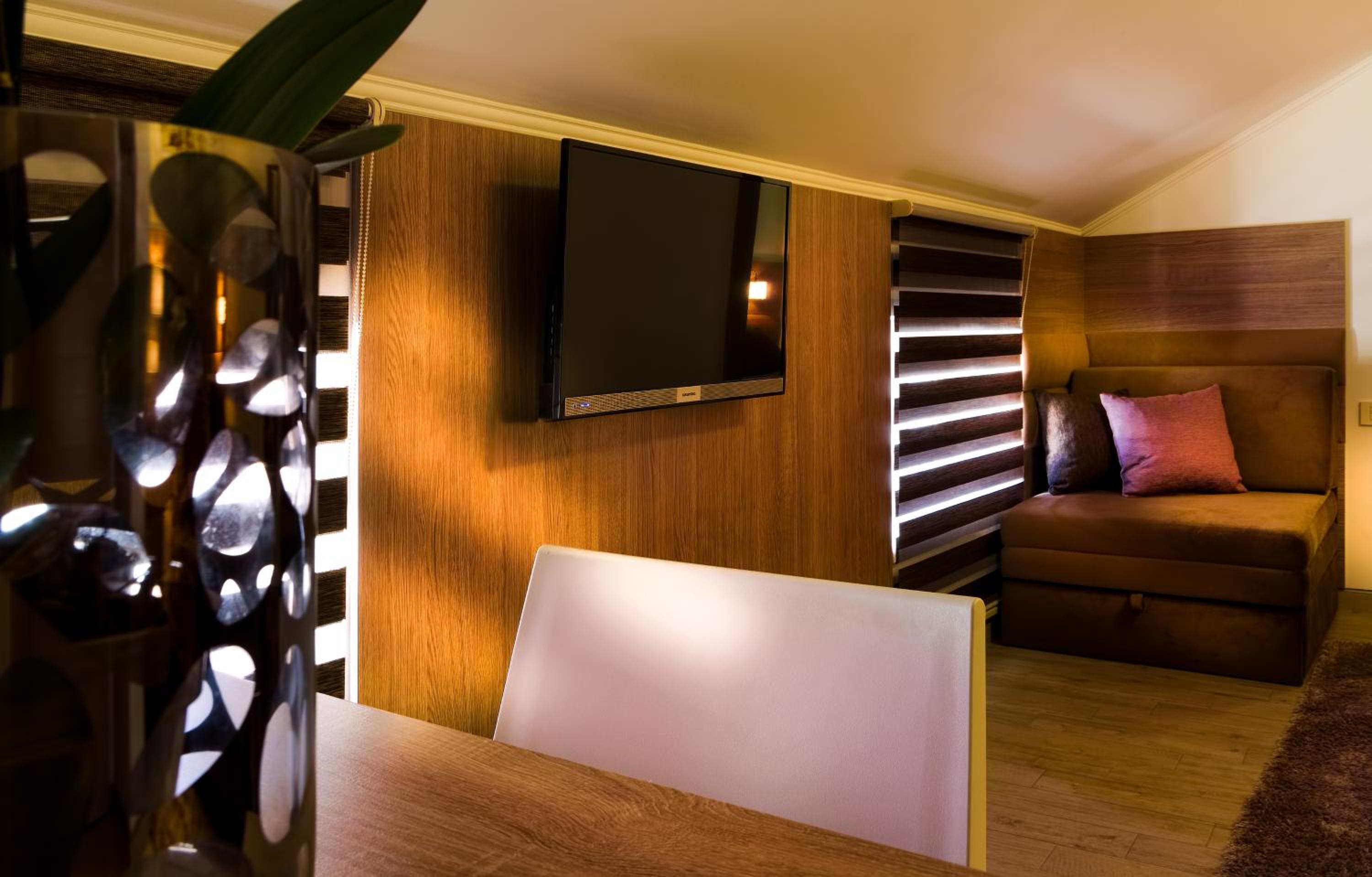Standard Double or Twin Room - Photo 20