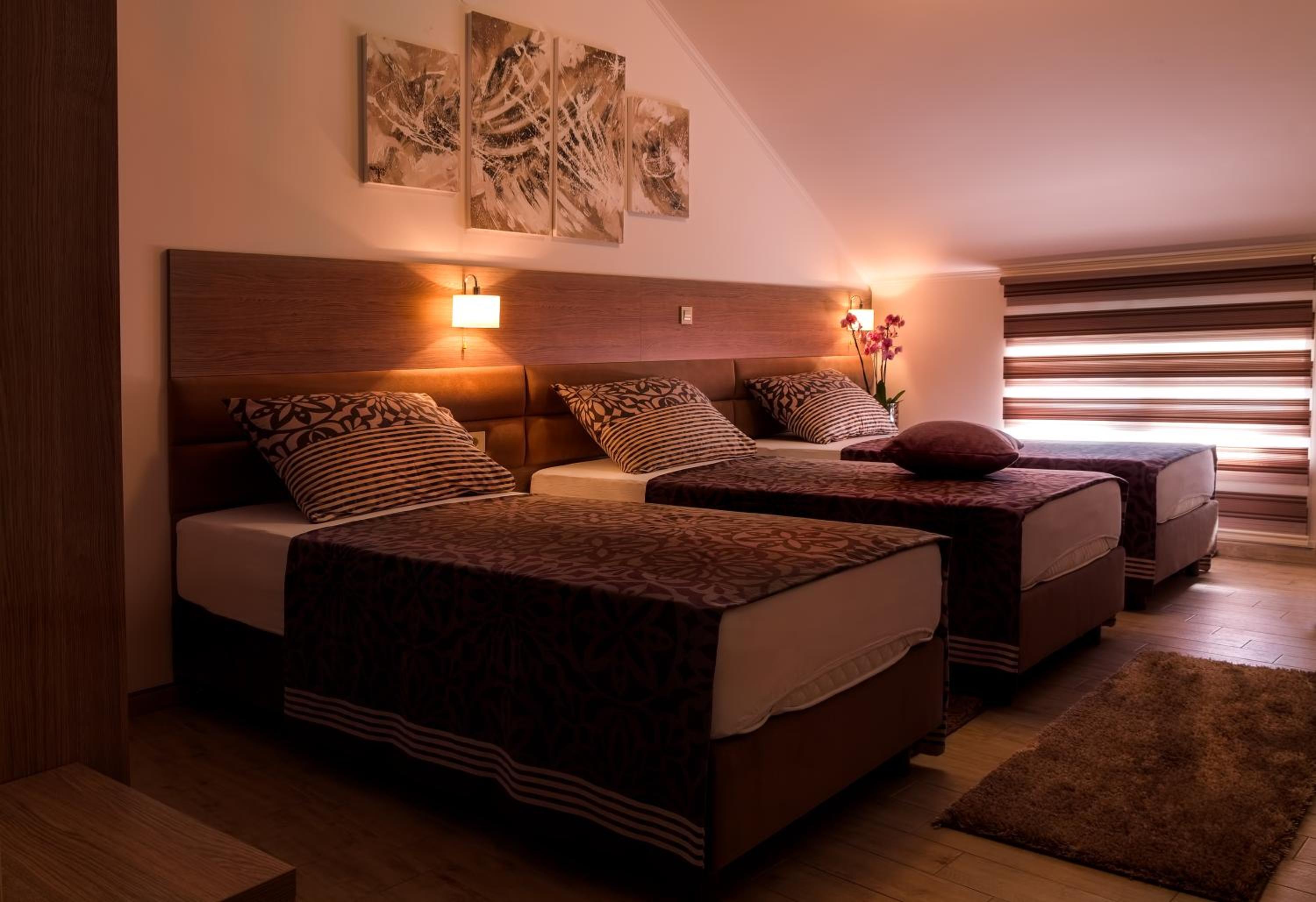 Standard Triple Room - Photo 6