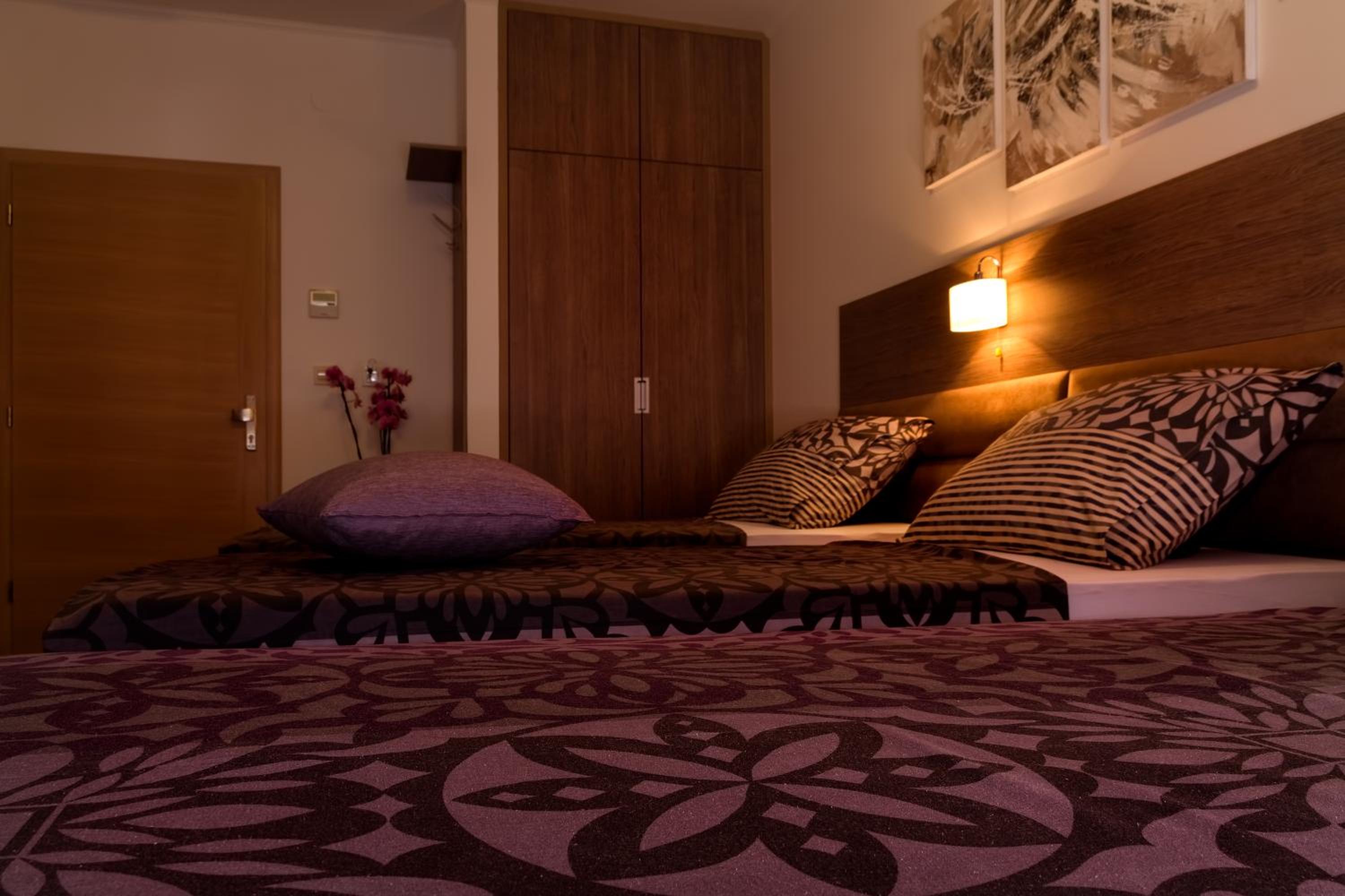 Standard Triple Room - Photo 7