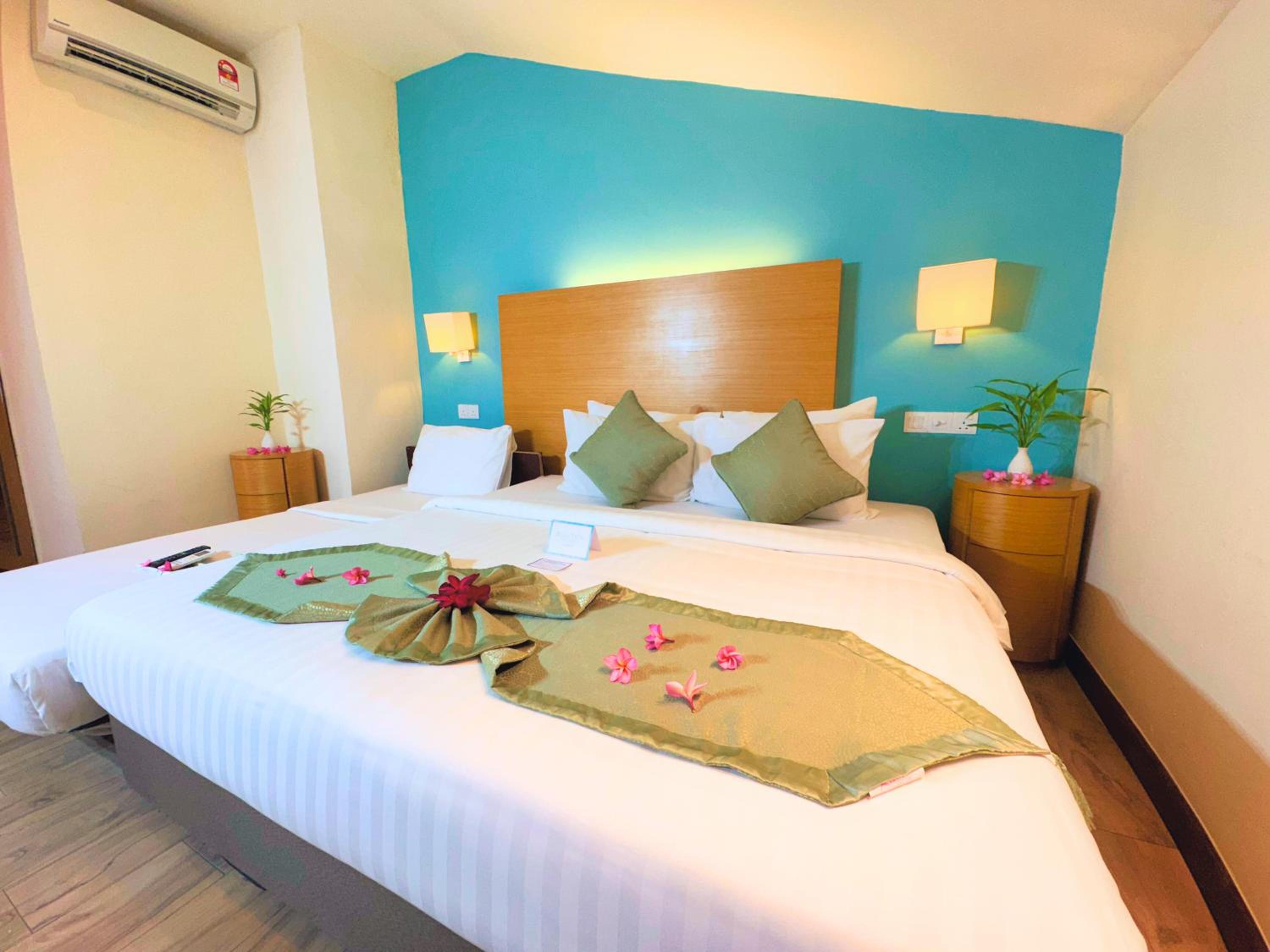 Triple Loft Room (1 King 1 Single Bed)