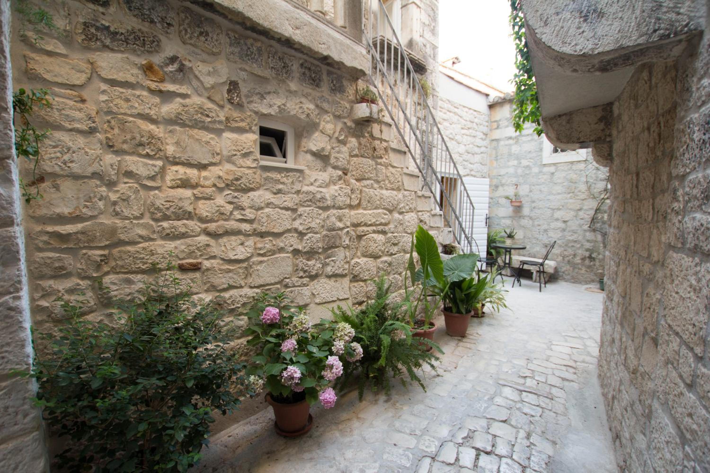 Apartment - Ground Floor - Photo 6