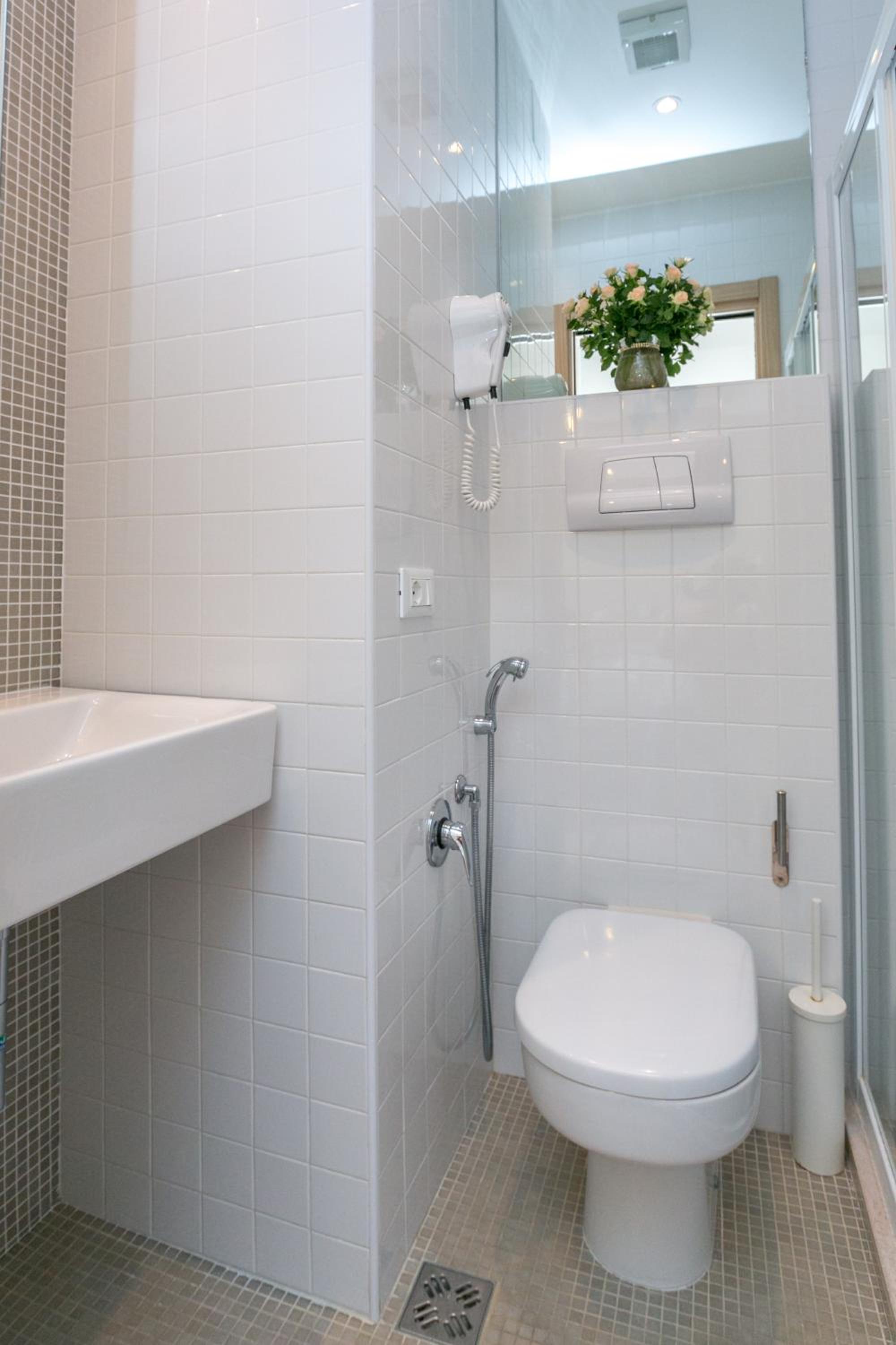 Double or Twin Room - Photo 3