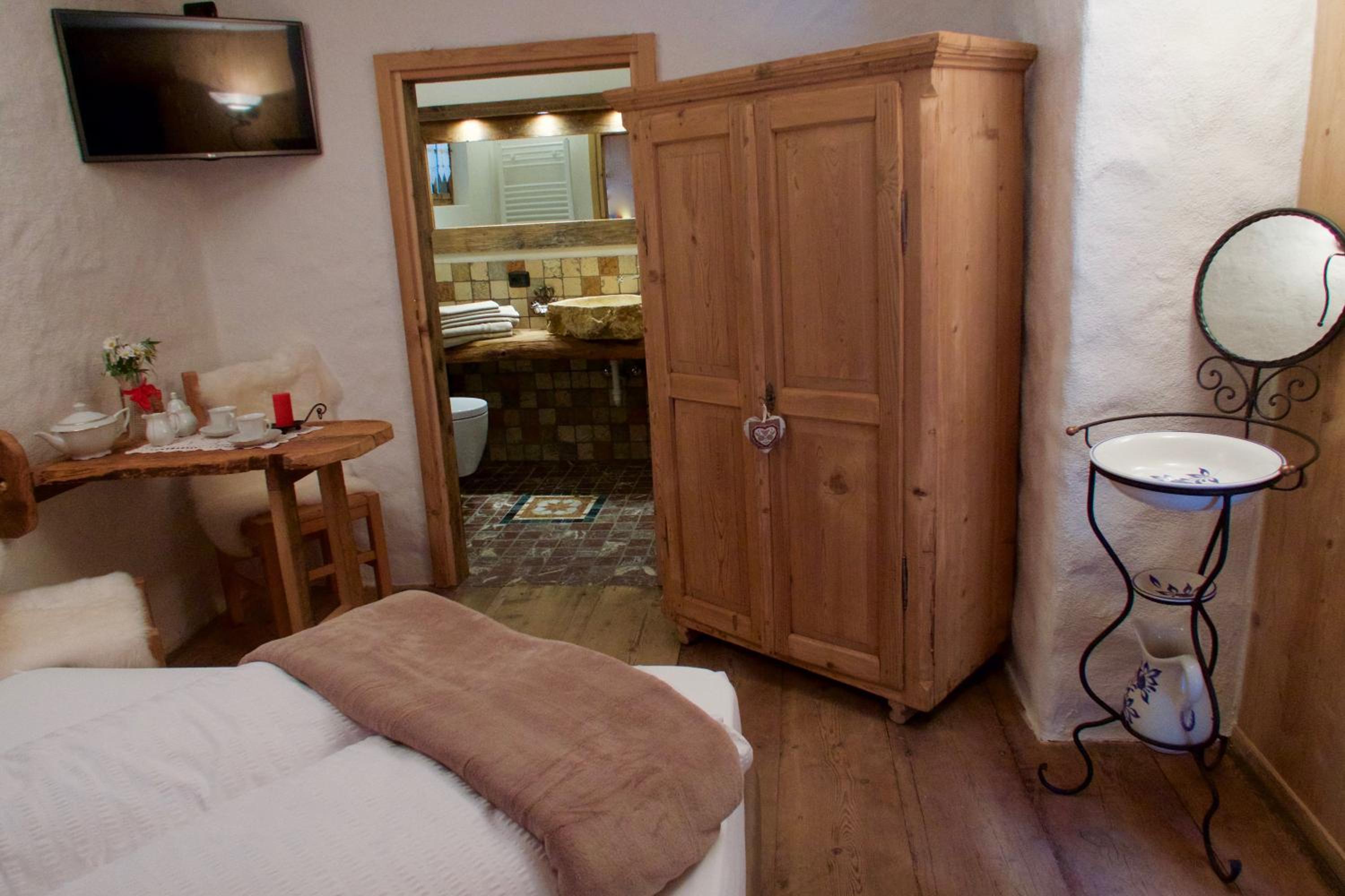 Double or Twin Room photo 3