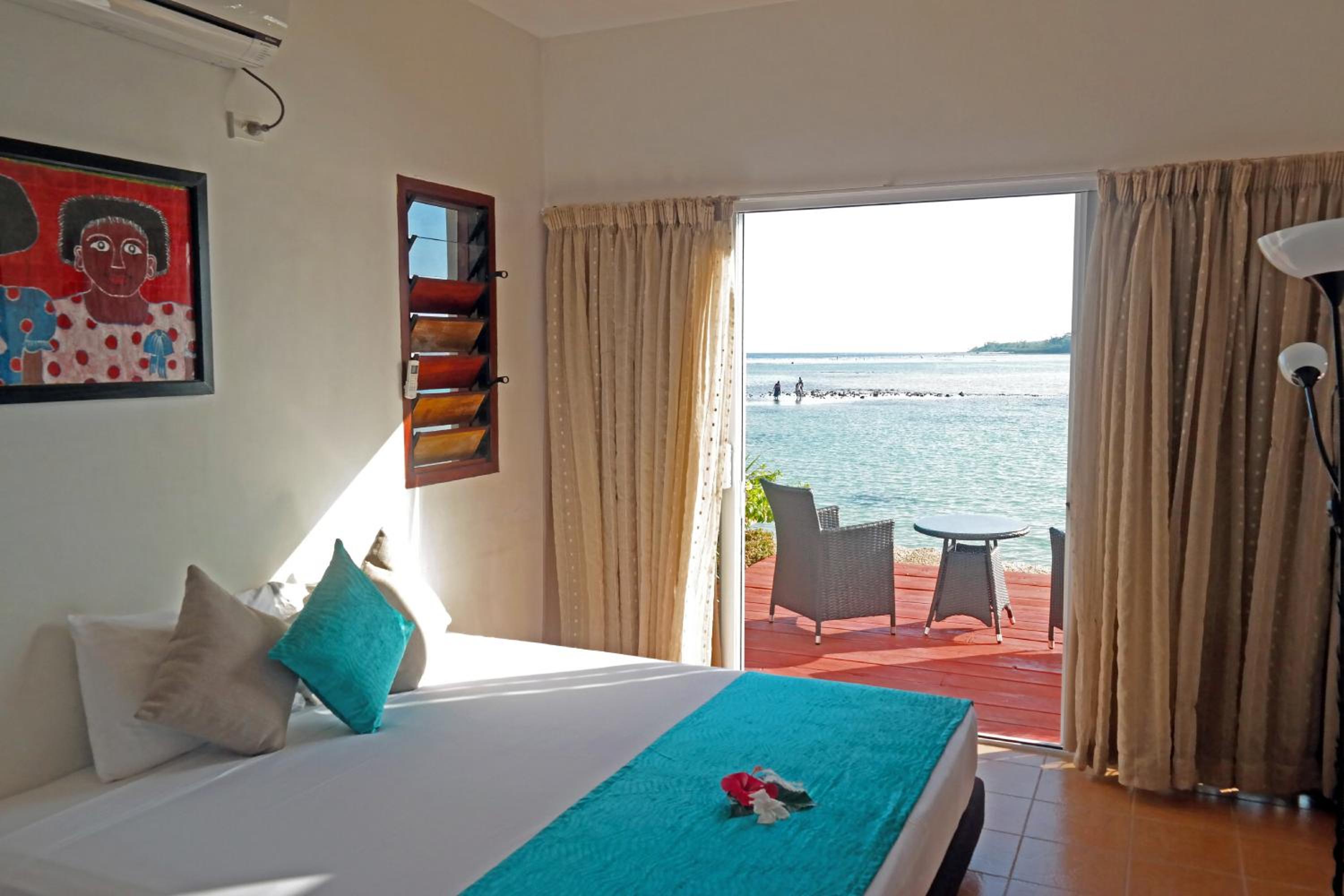 Harbourside King Room photo 2