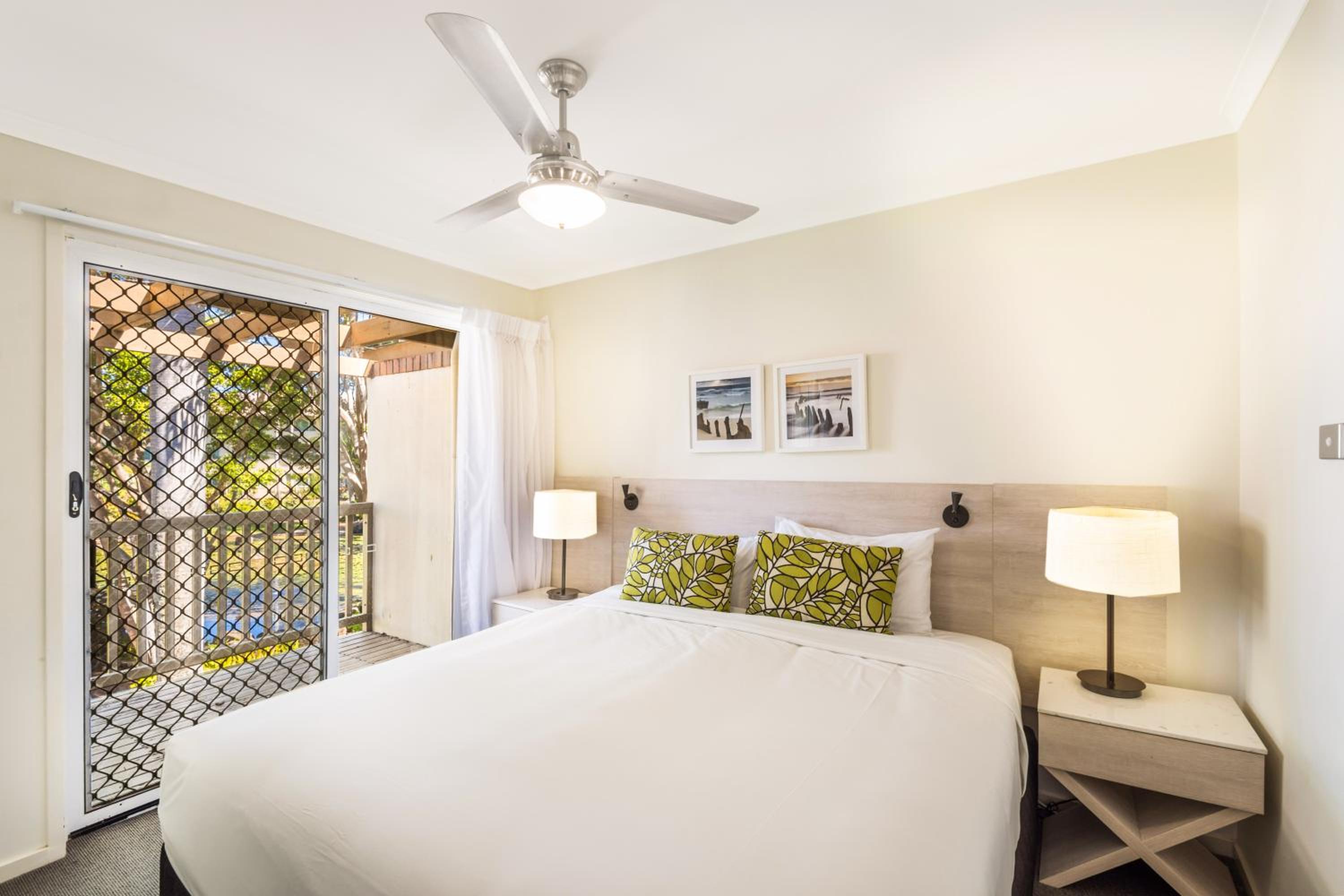 Three-Bedroom Villa - Photo 9