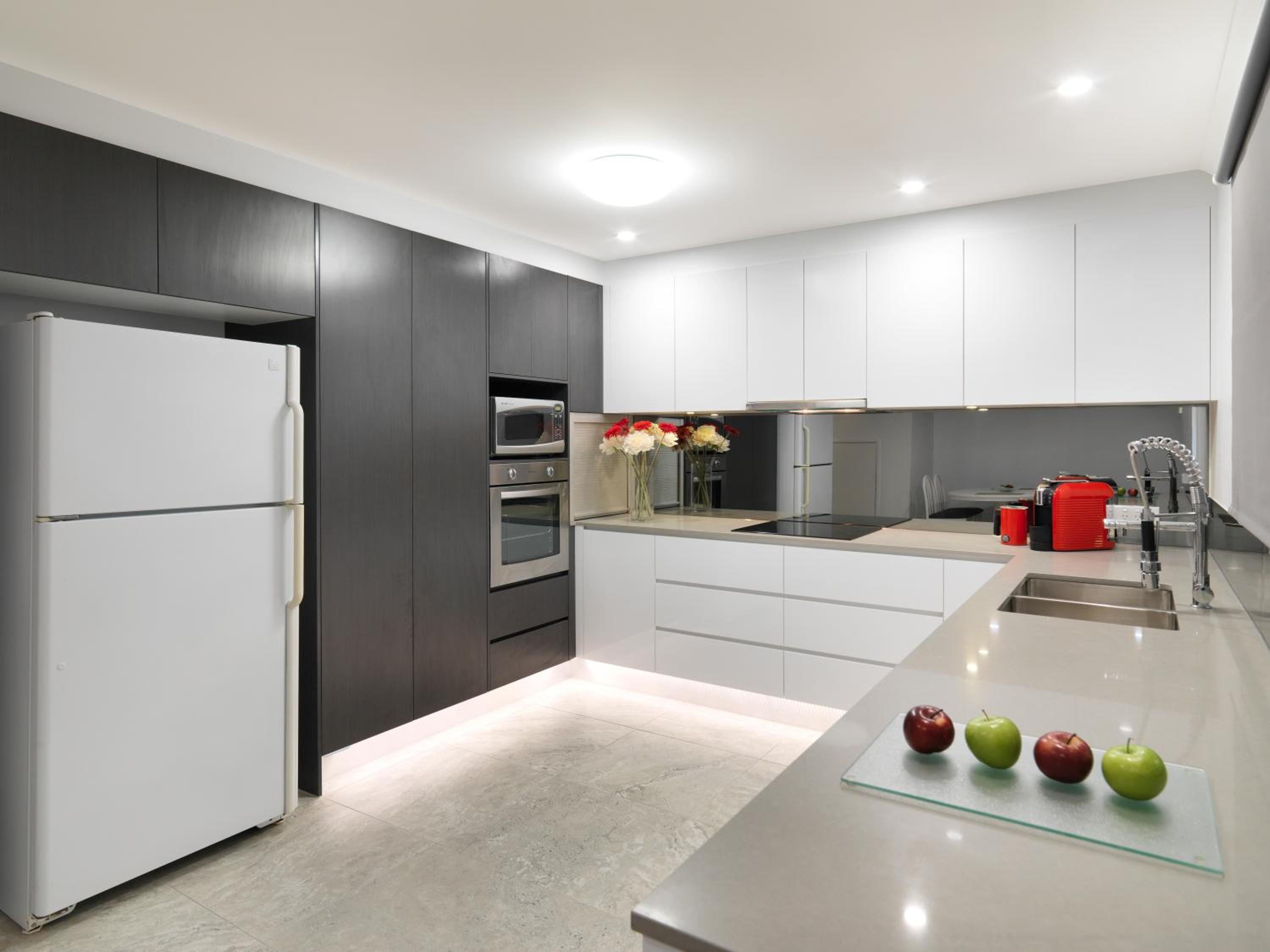 Three-Bedroom Villa - Photo 10