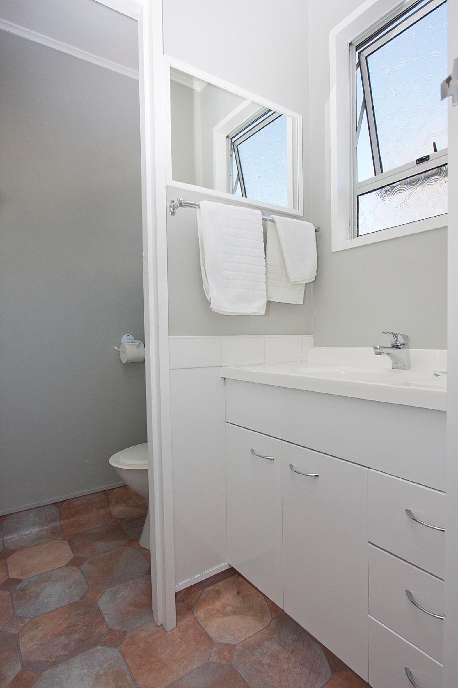 Budget Double Room - Photo 5