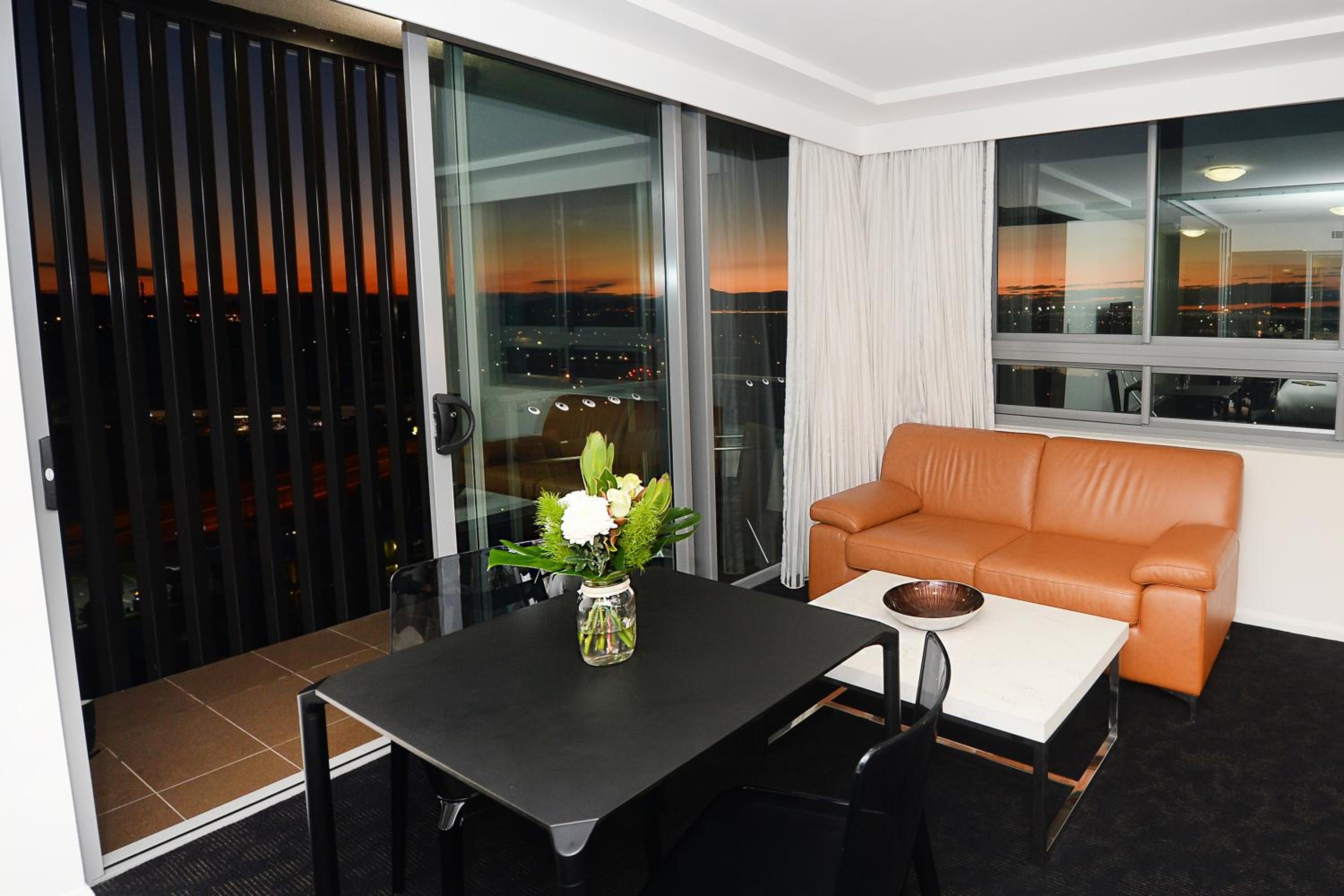 One Bedroom Skyview Executive Apartment - No Housekeeping photo 2