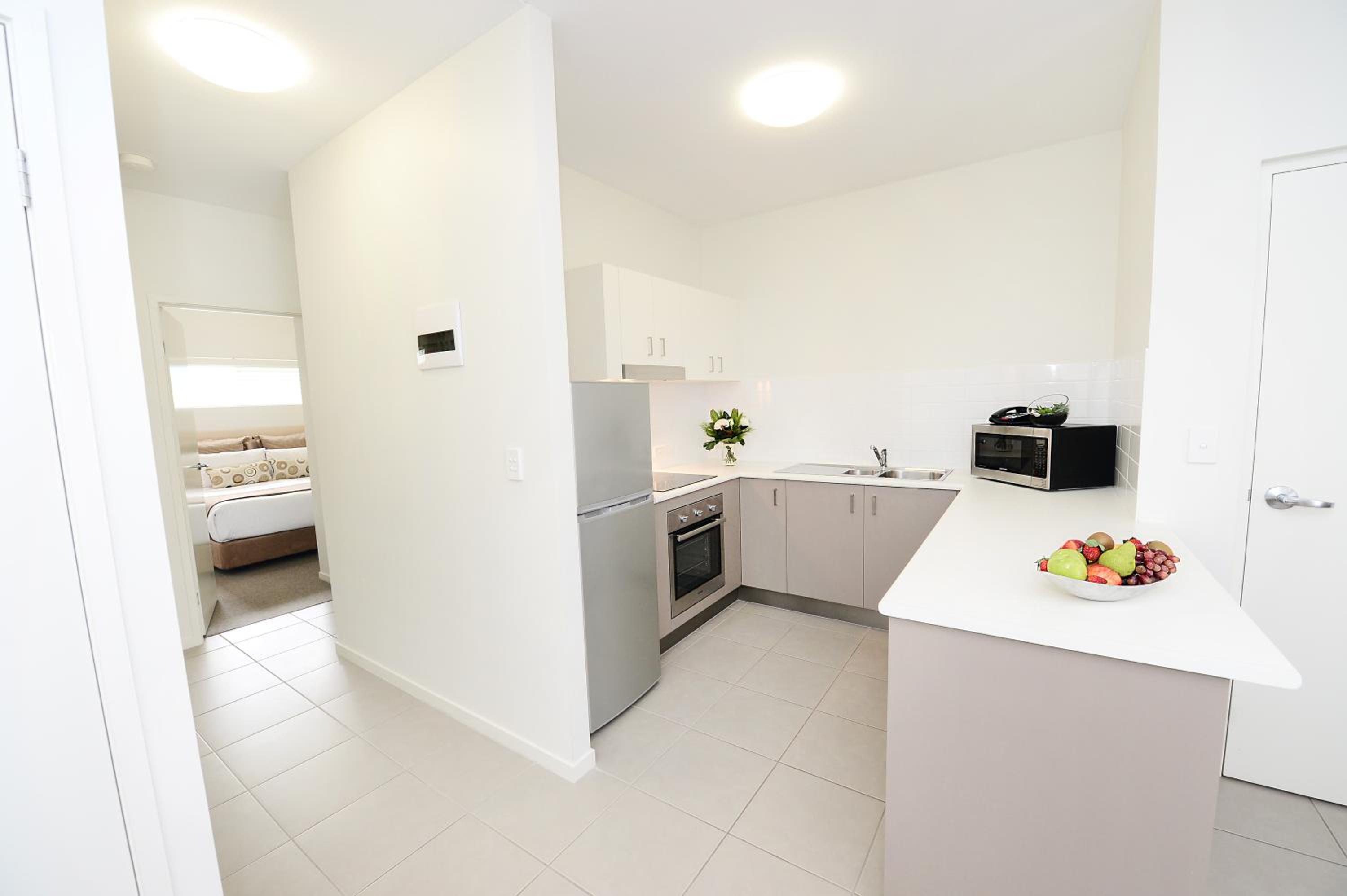 One-Bedroom Apartment - Unserviced photo 2