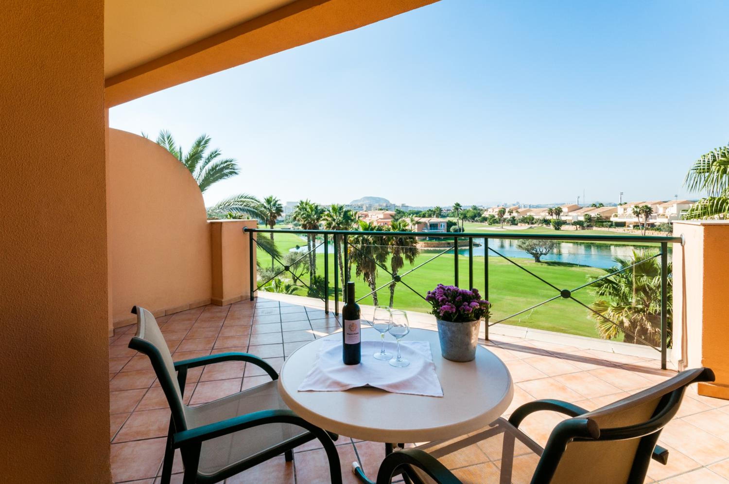 Deluxe Double or Twin Room (2 adults + 1 child)