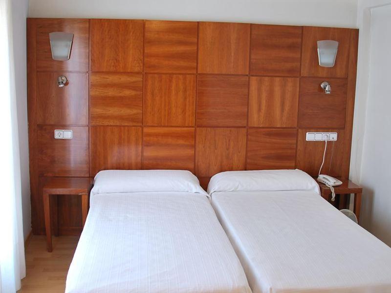 Habitación Doble Estándar o con Dos Camas Individuales.