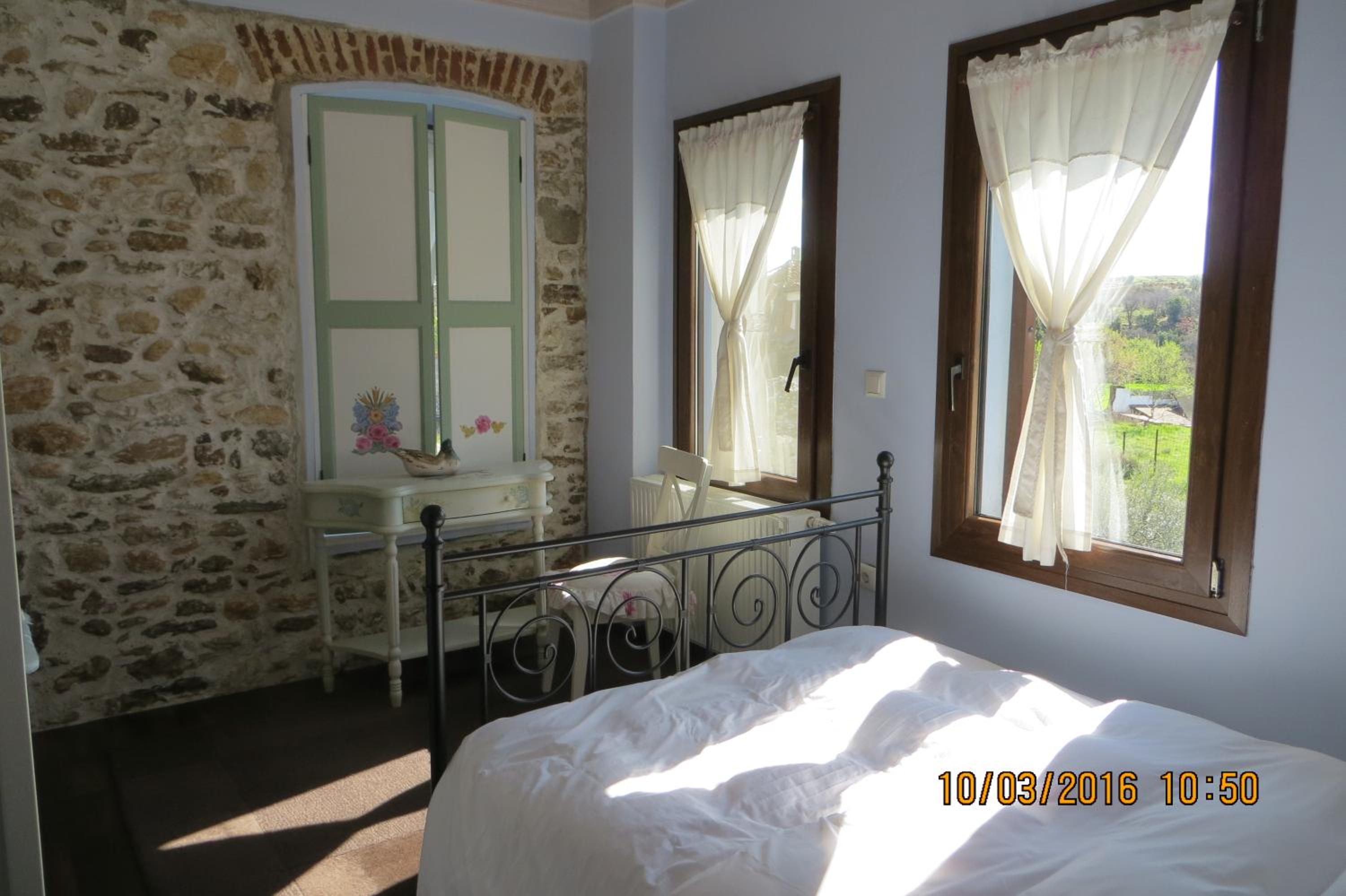Twin Room - Photo 5