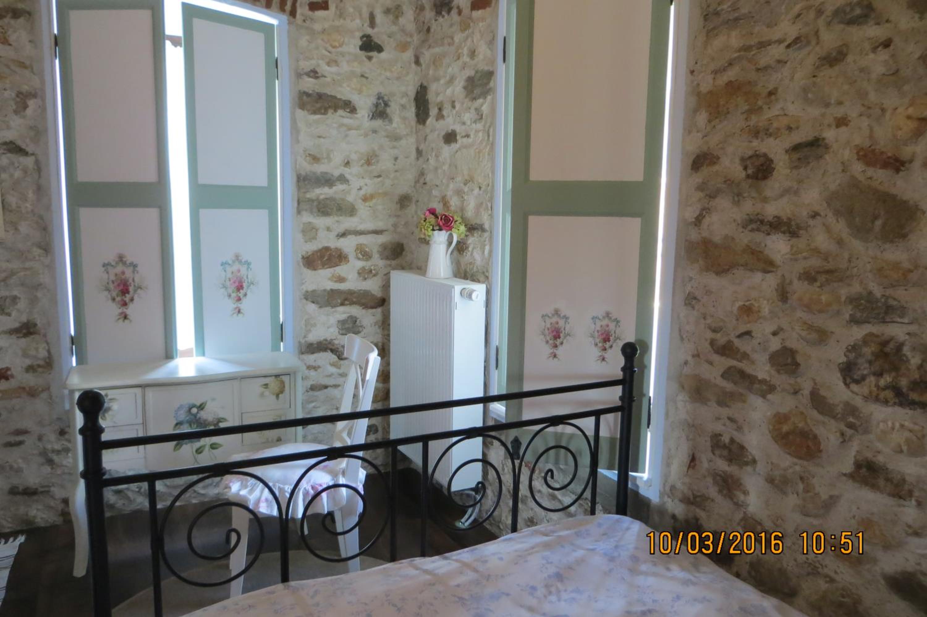 Twin Room - Photo 7