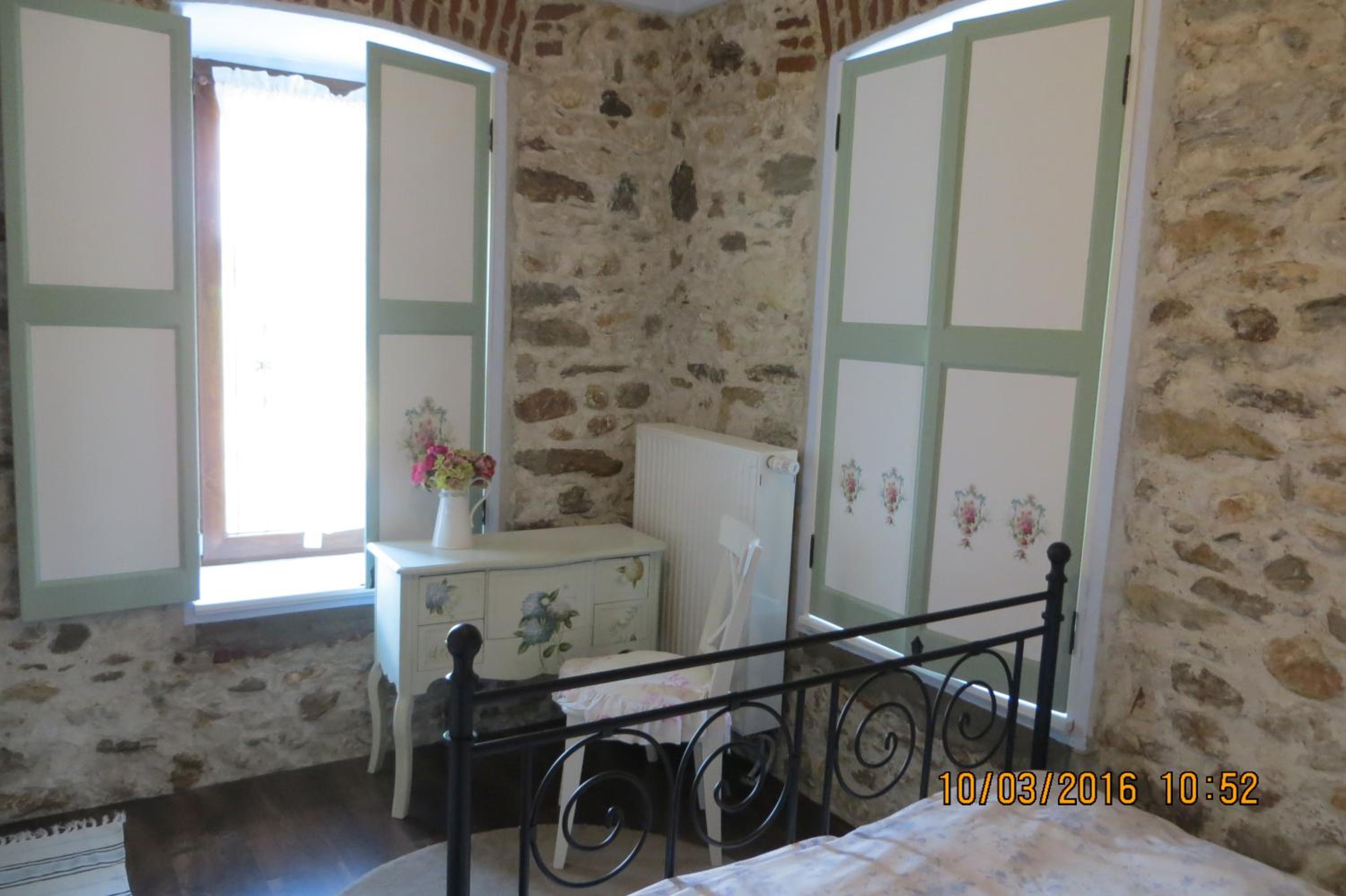 Twin Room - Photo 9