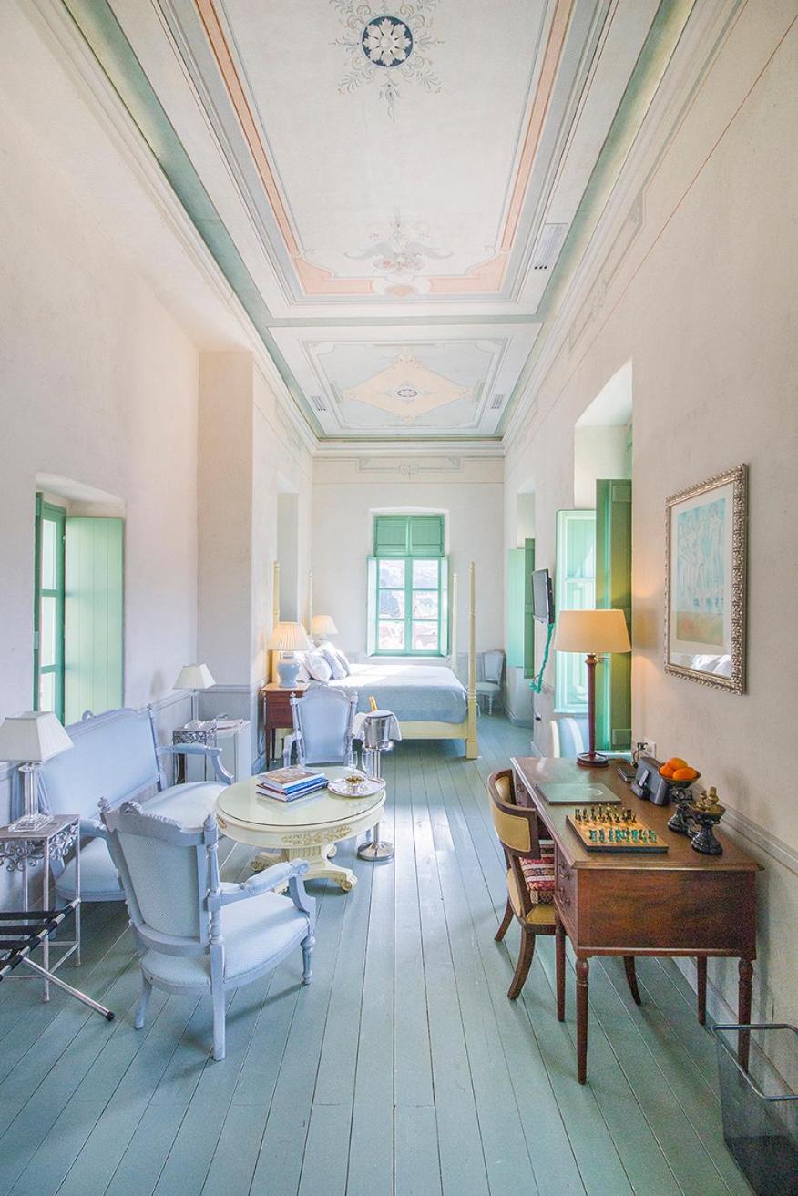 Deluxe King Suite