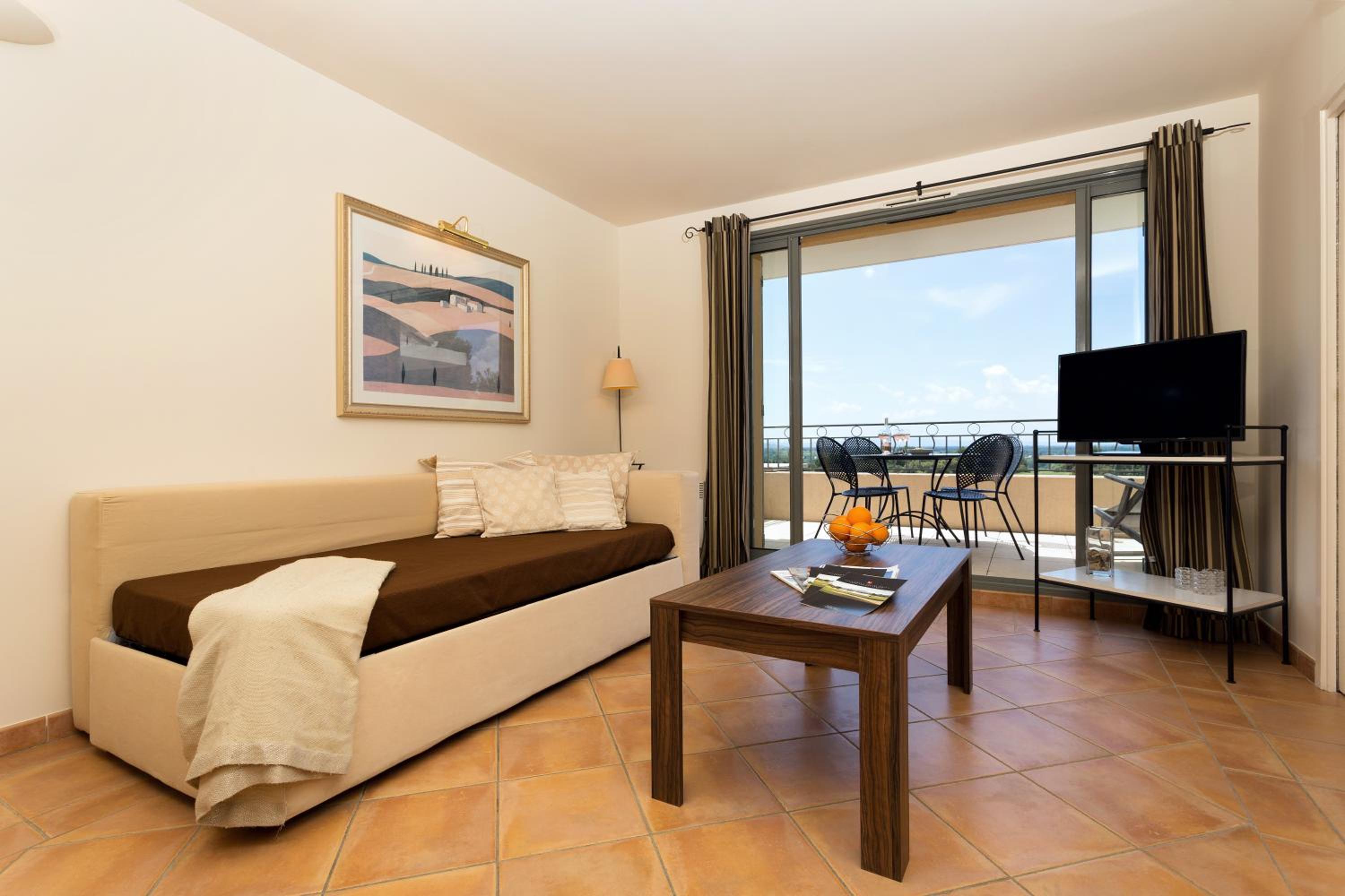 Studio Apartment