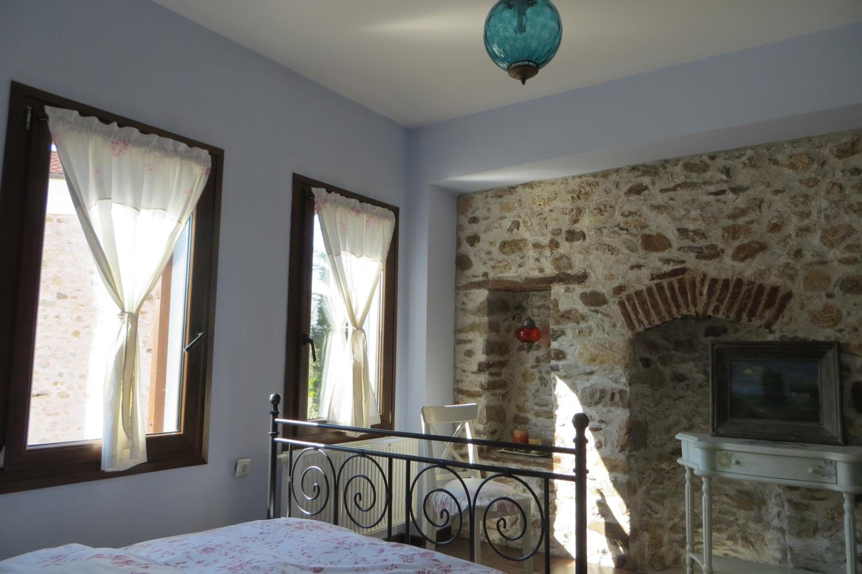 Twin Room - Photo 13