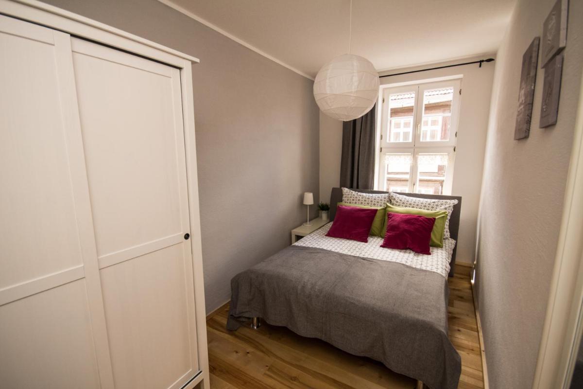 Two-Bedroom Apartment with one bathroom - Photo 4