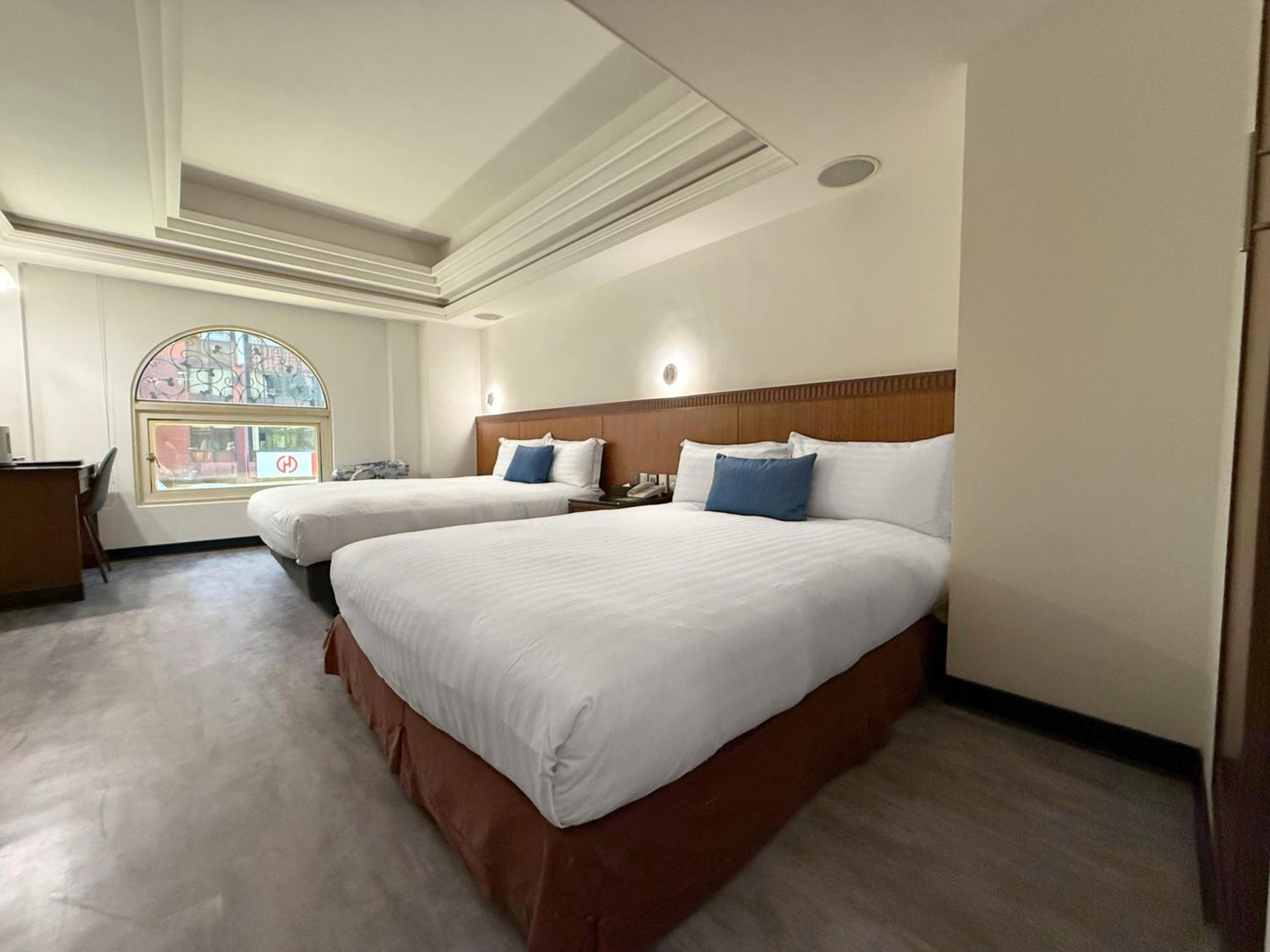 Deluxe Twin Room photo 3