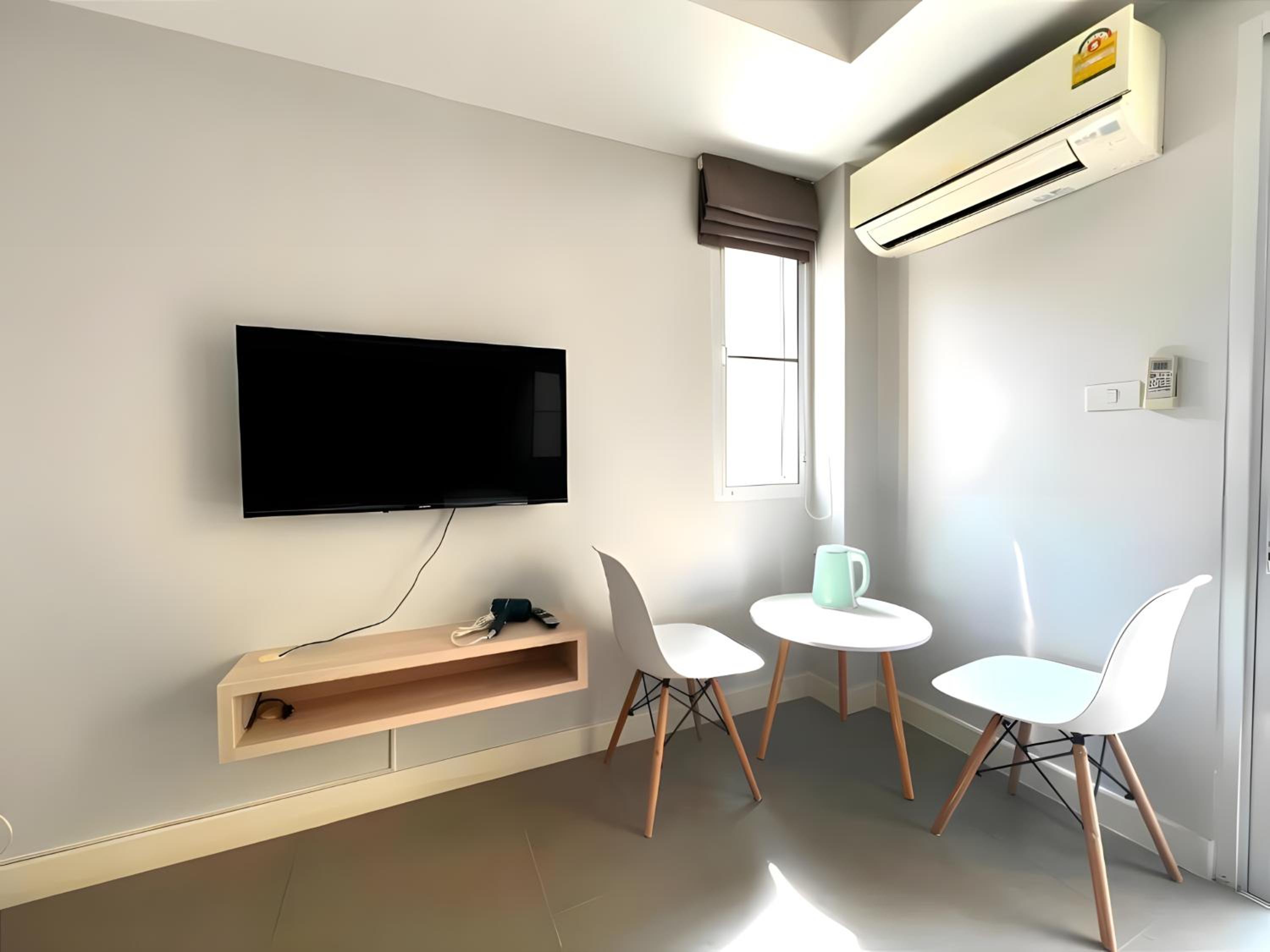 Deluxe Family Room photo 3