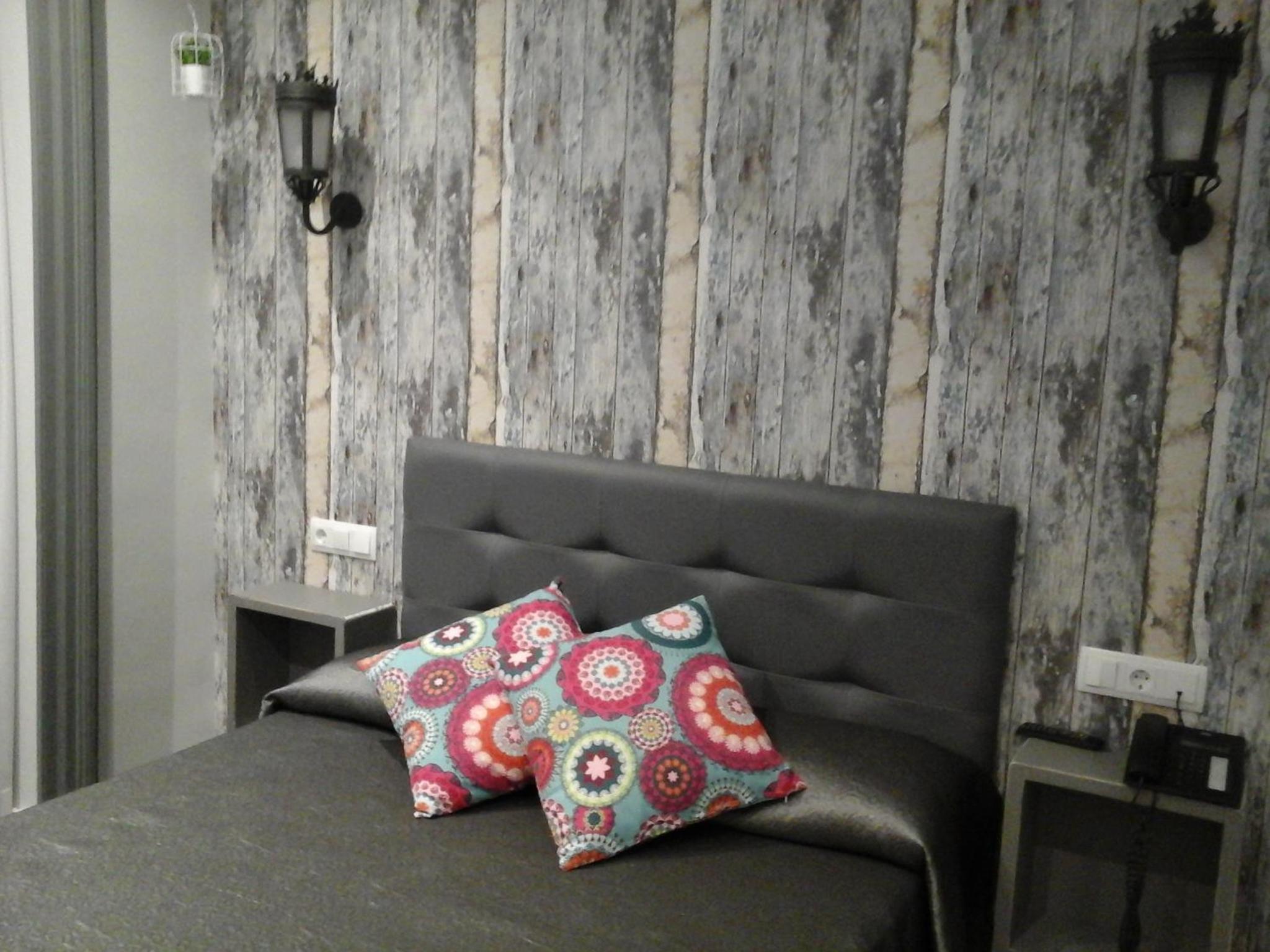 Double Room - Photo 8