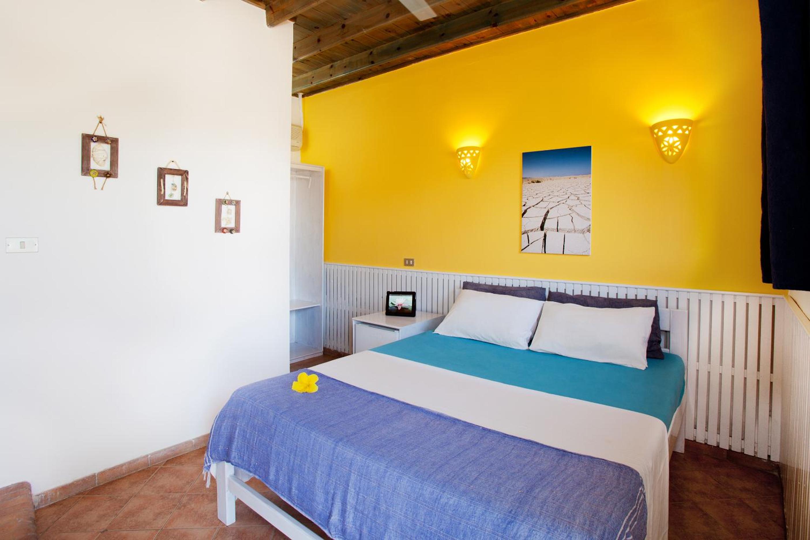 Standard Double or Twin Room - Photo 9