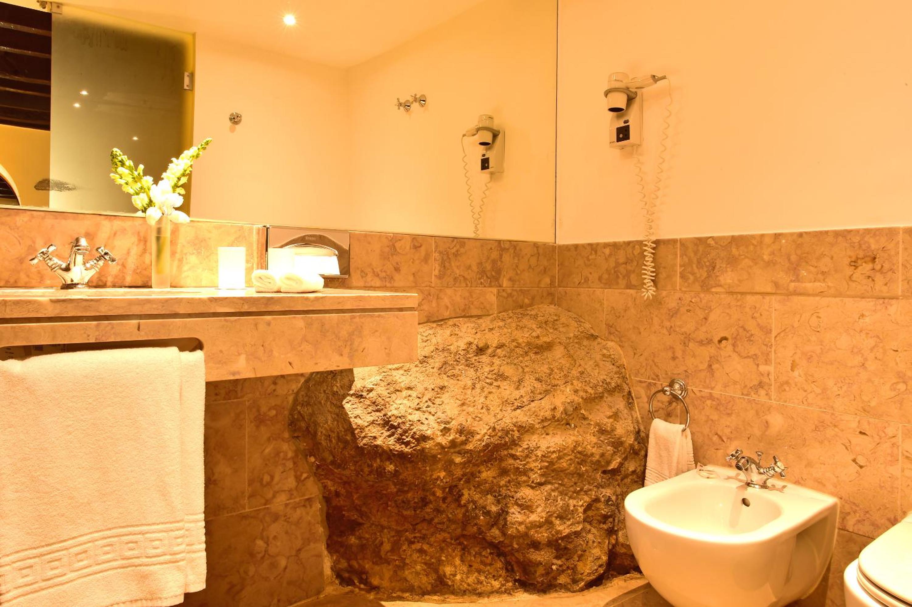 Castle House Suite thumbnail 5