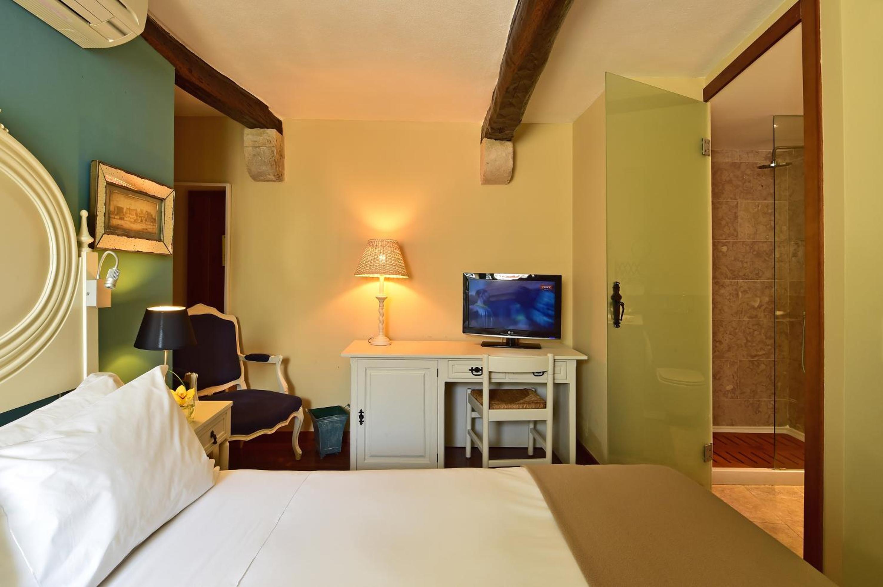 Available room