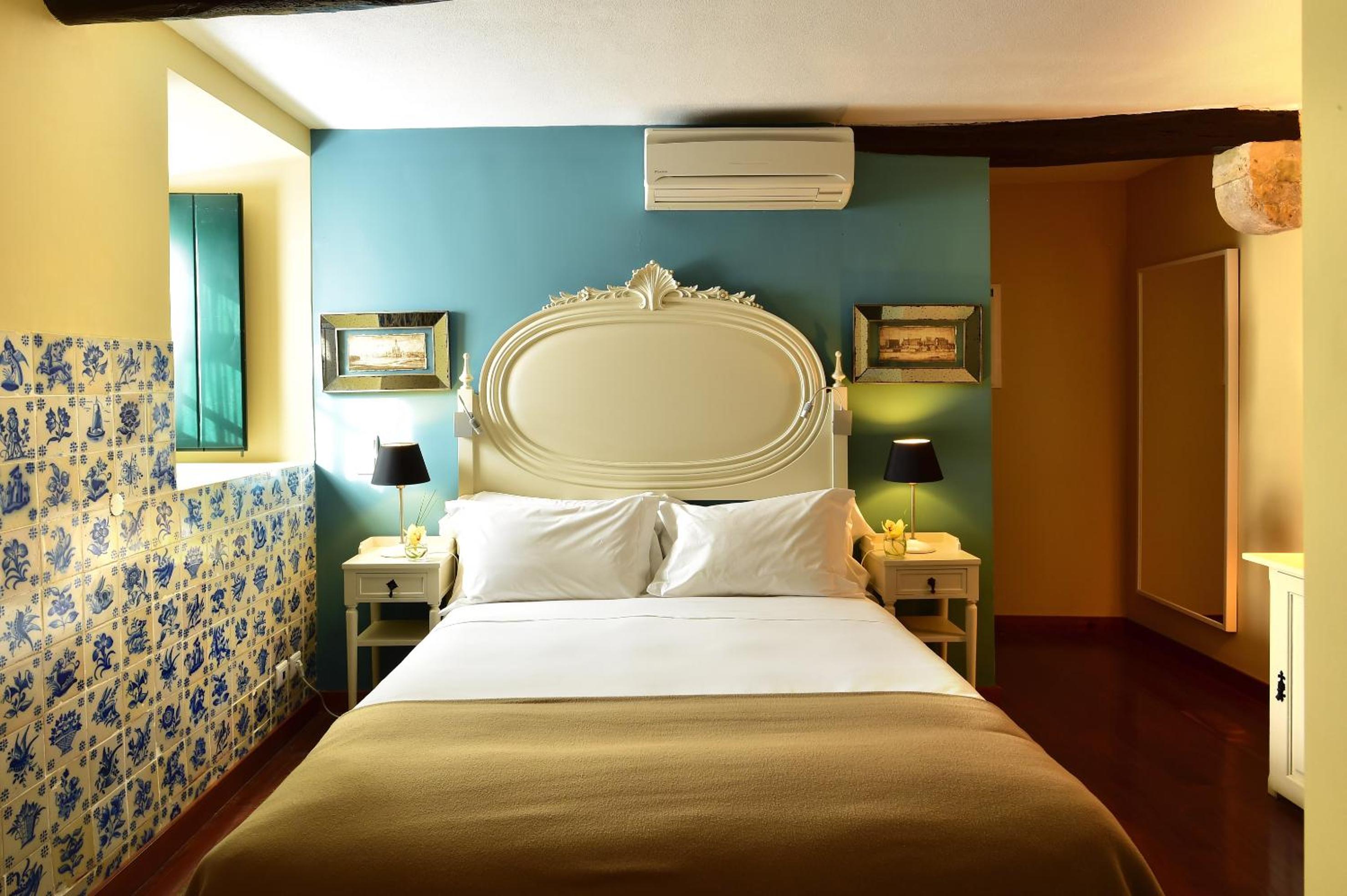 Available room thumbnail 5