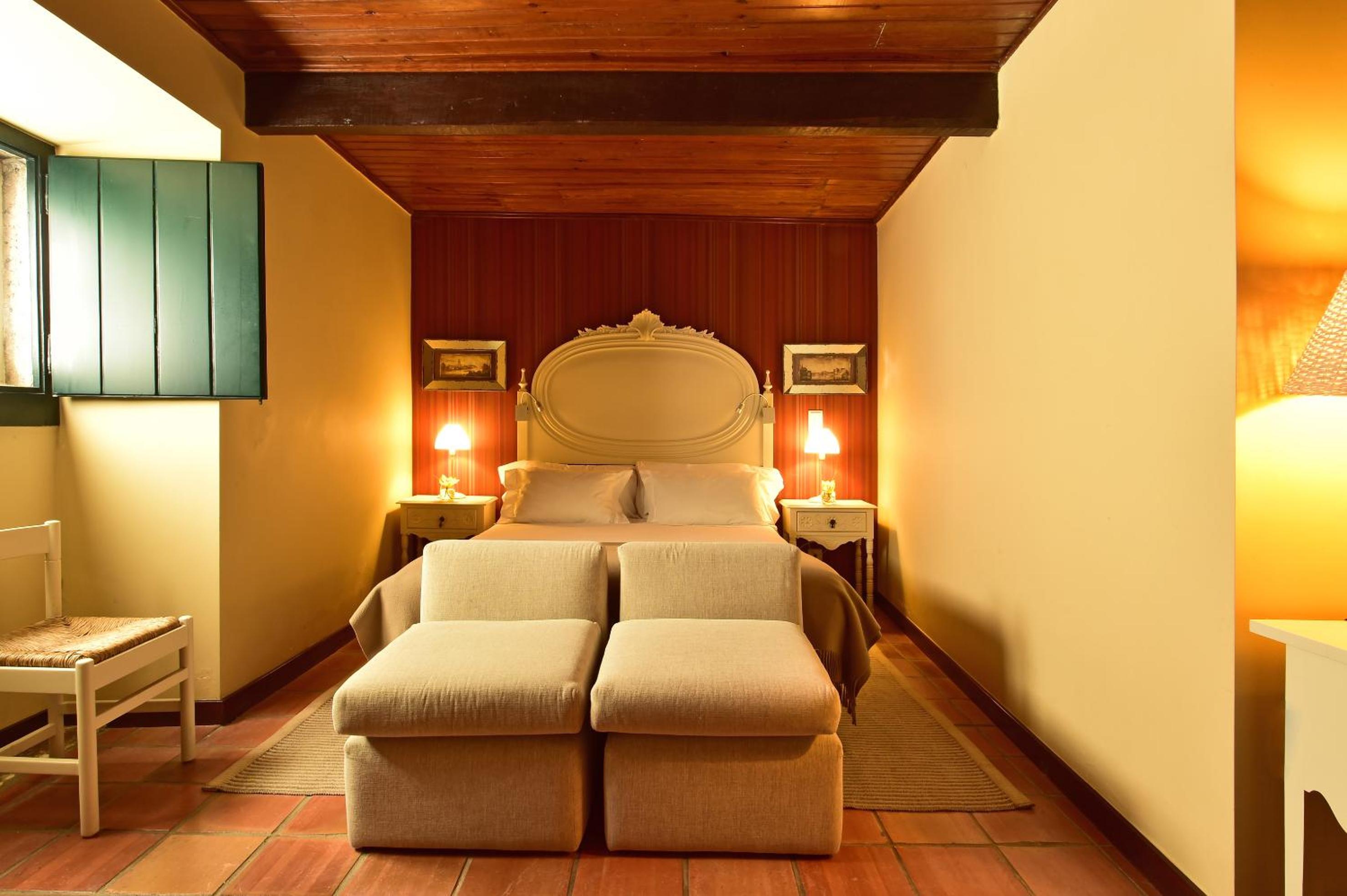 Available room thumbnail 6