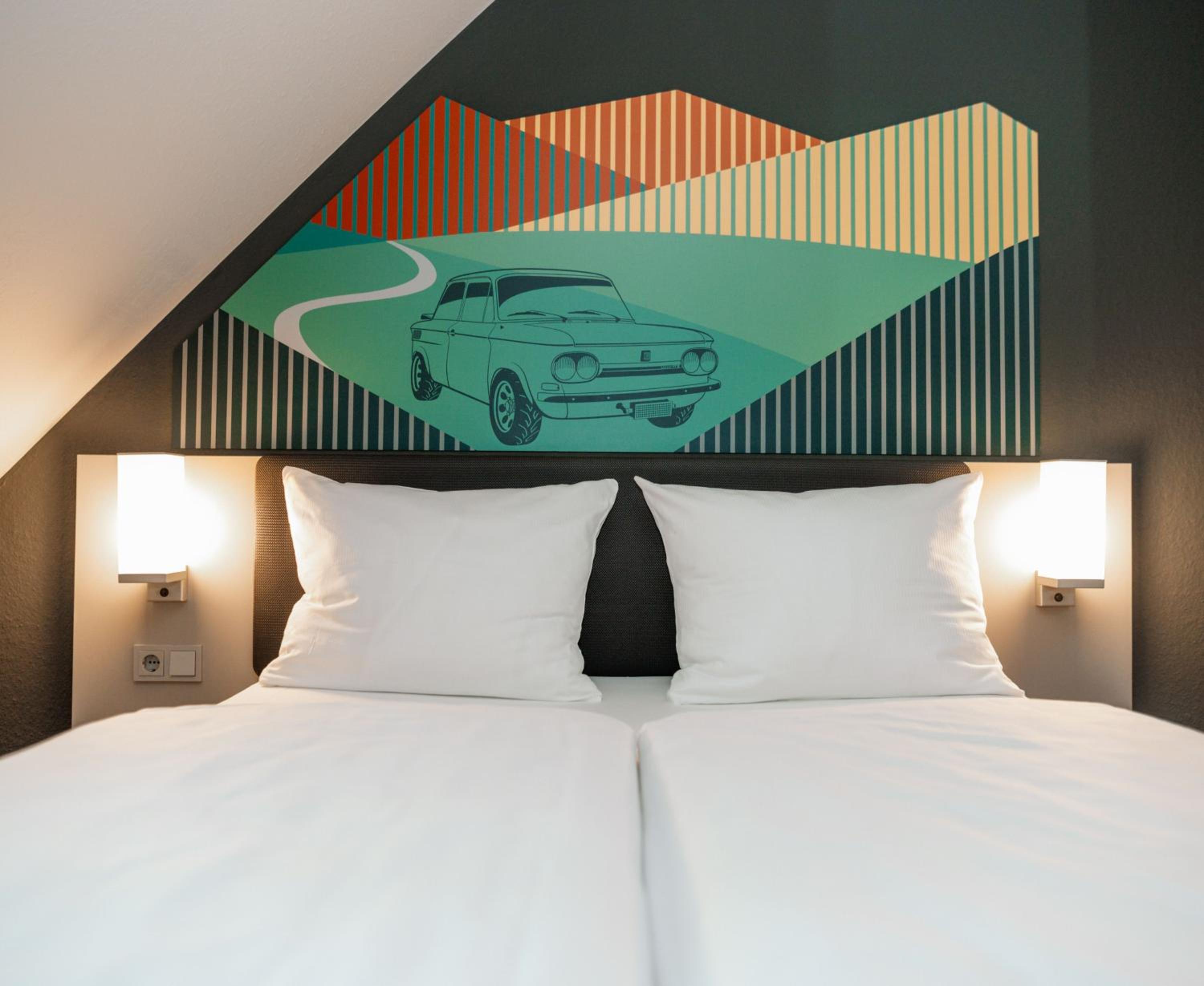 Standard Double Room - Photo 12