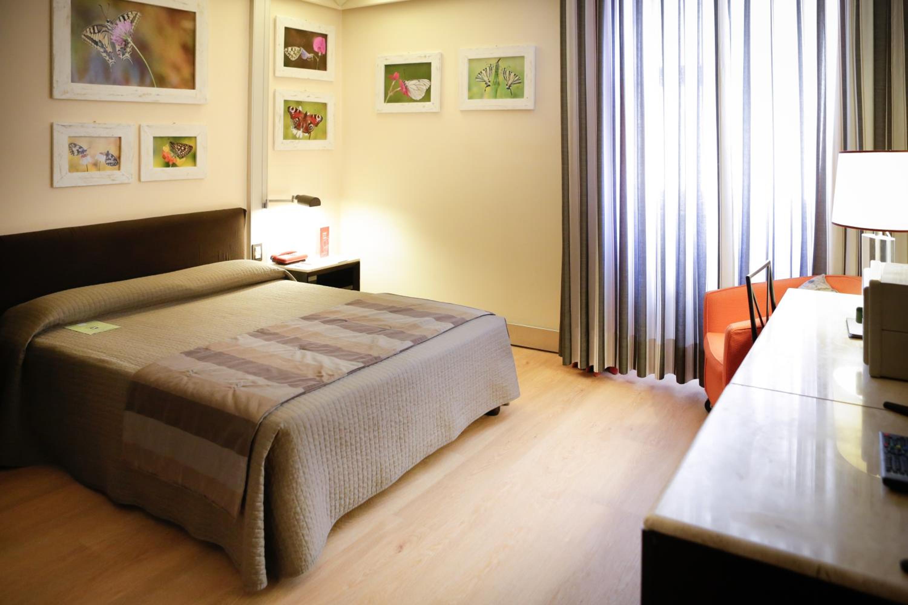Classic Double Room (1 Adult) - Photo 6