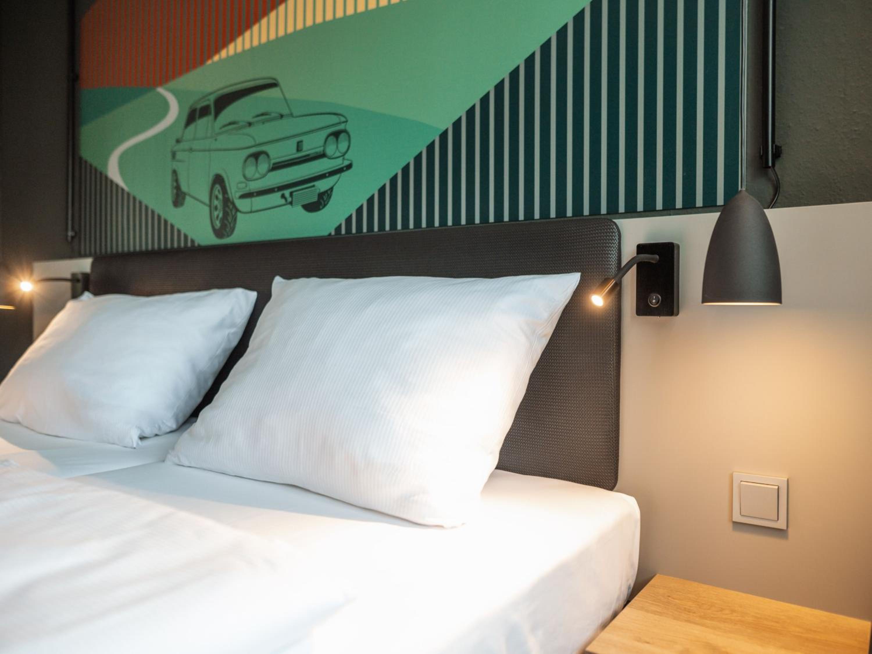 Standard Twin Room - Photo 14