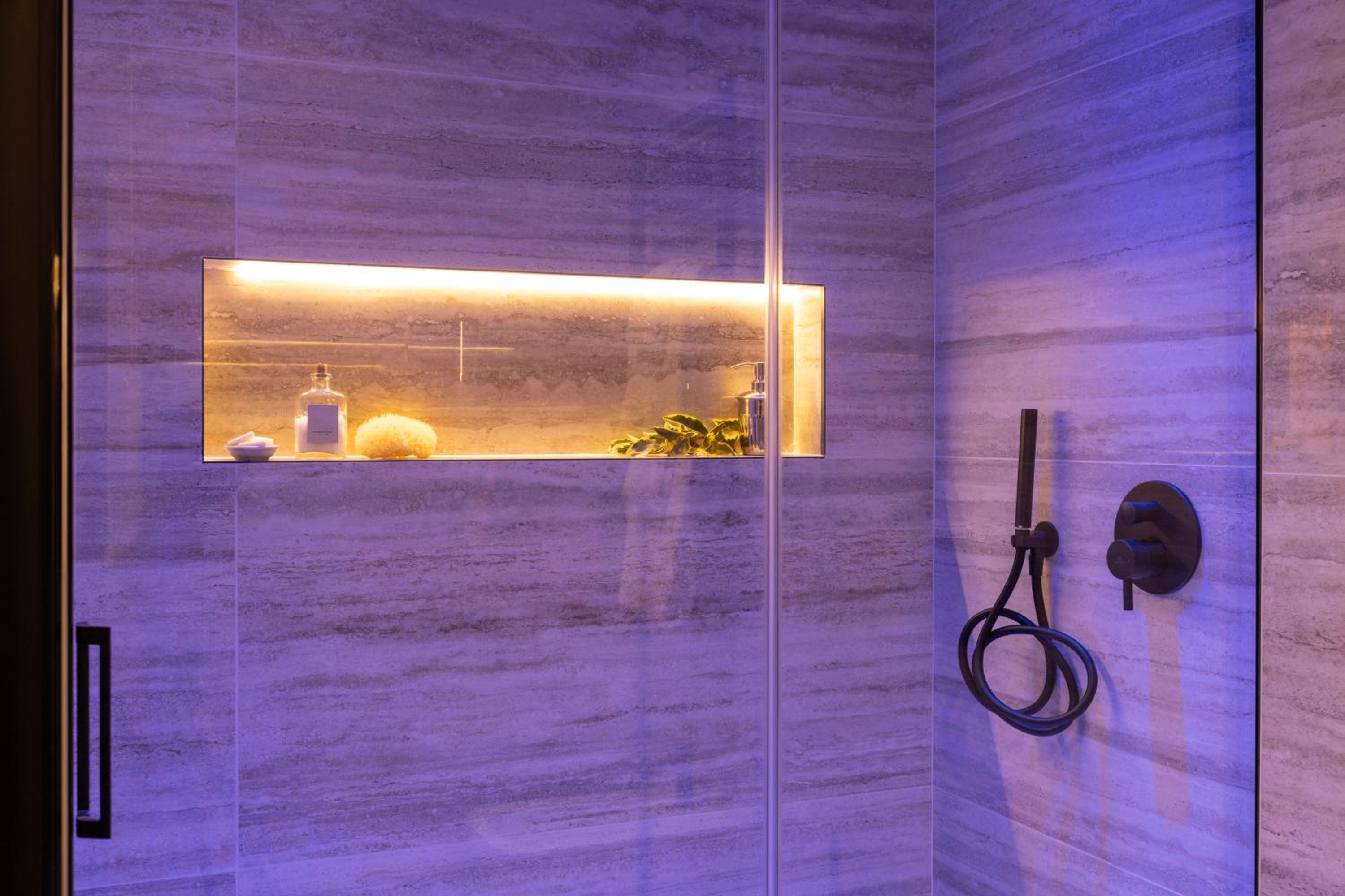 Suite with Spa Bath photo 2