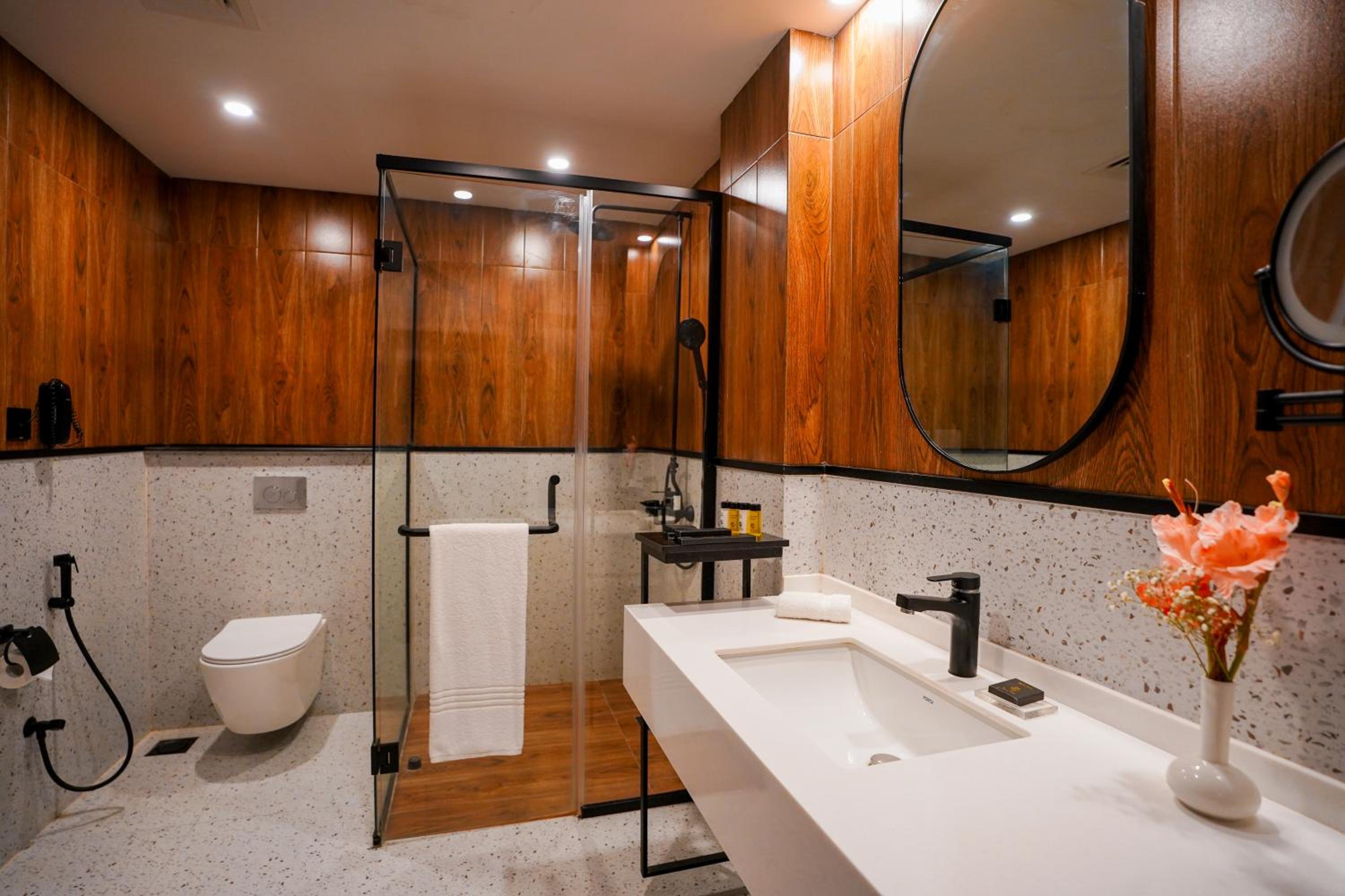Deluxe Suite - Photo 7