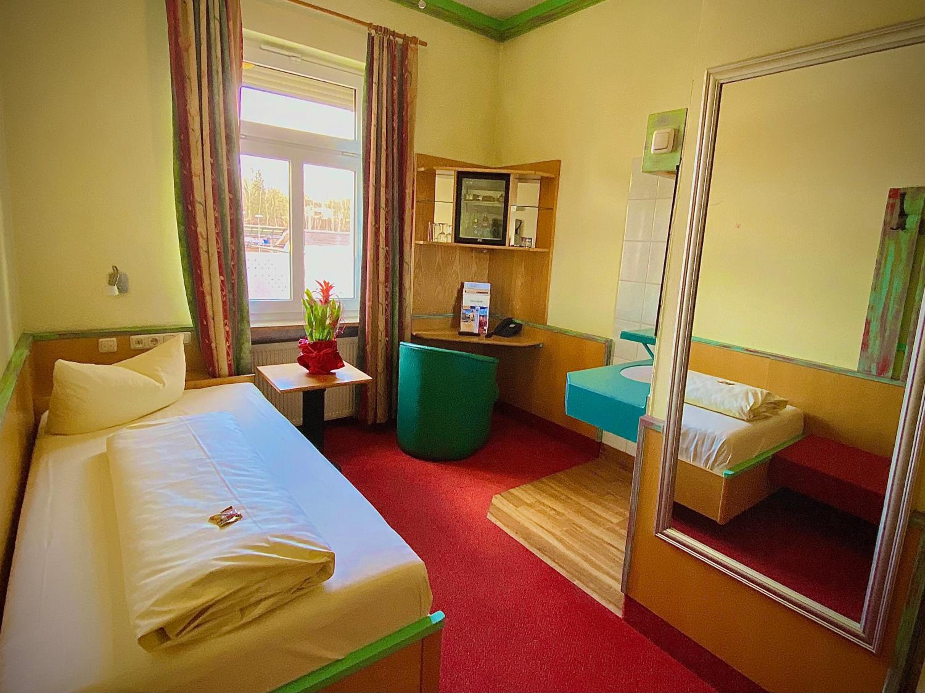 Economy Single Room