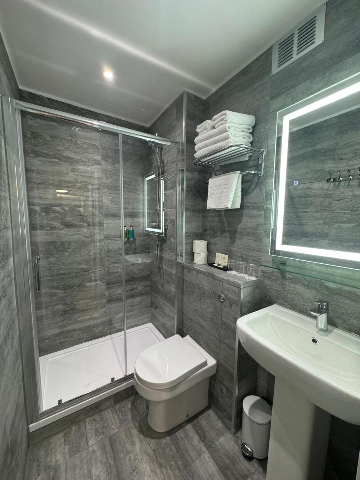 Premier Triple Room photo 2
