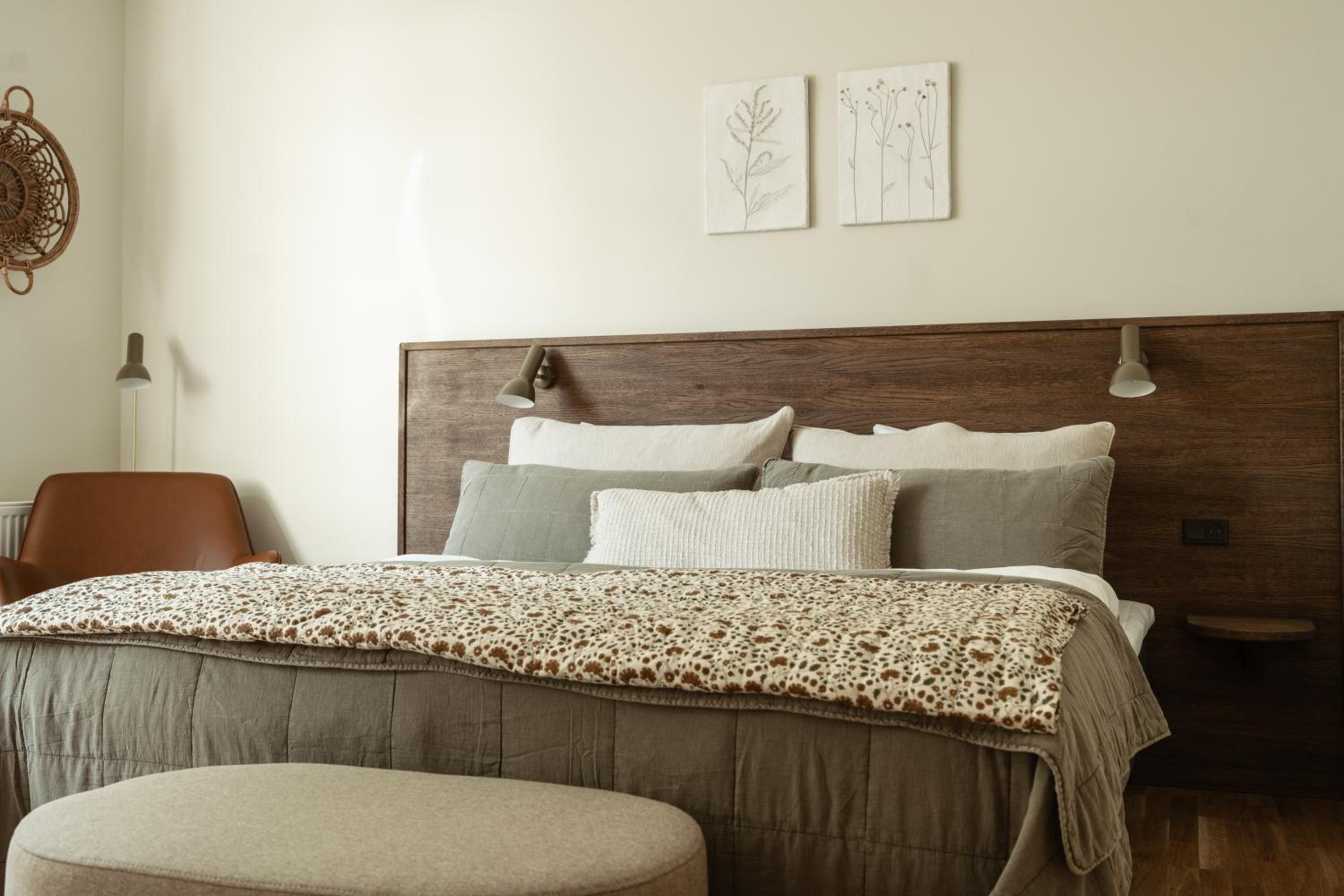 Large Double Room - Photo 4