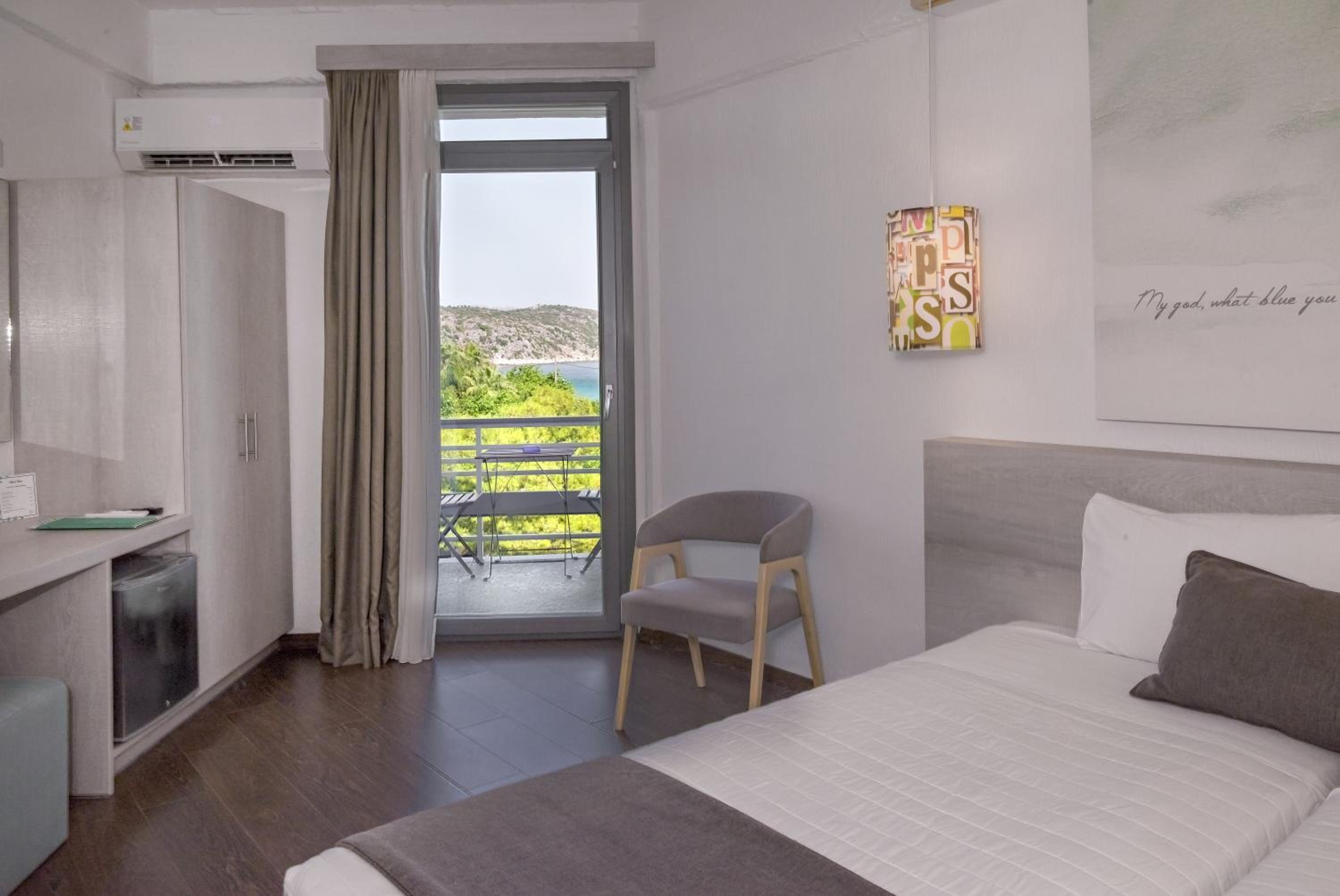 Double or Twin Room with Sea View - Photo 2
