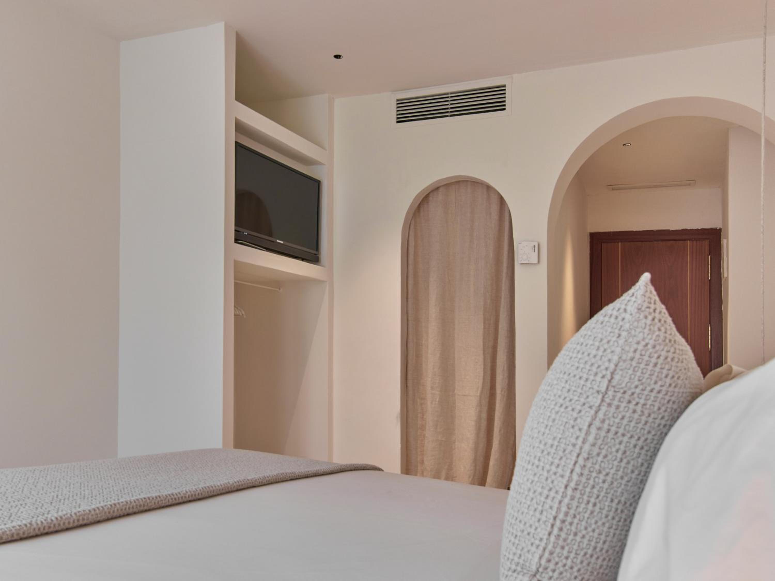 Superior Single Room photo 3