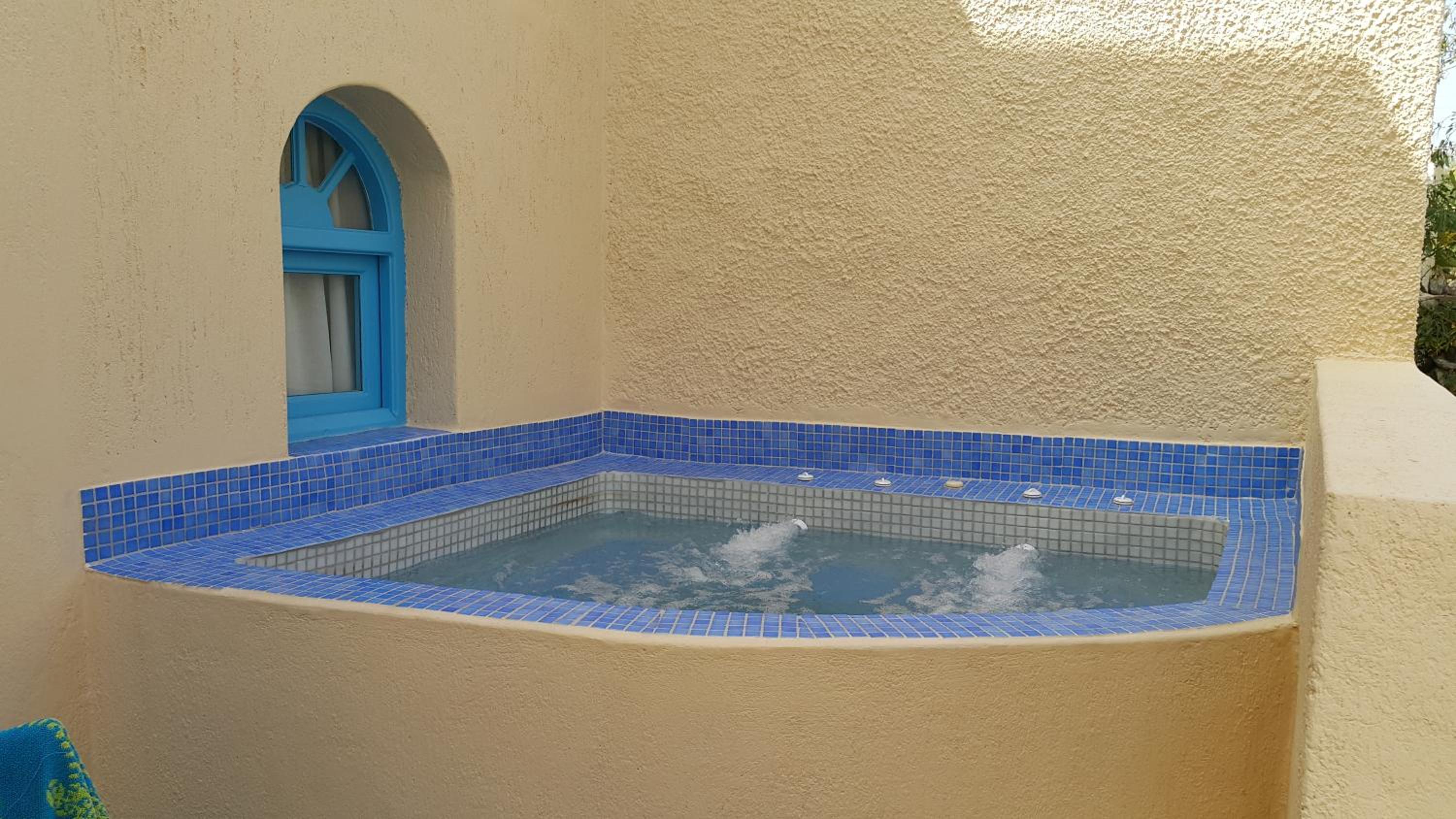 Superior Studio with Outdoor Jetted Tub - Photo 14