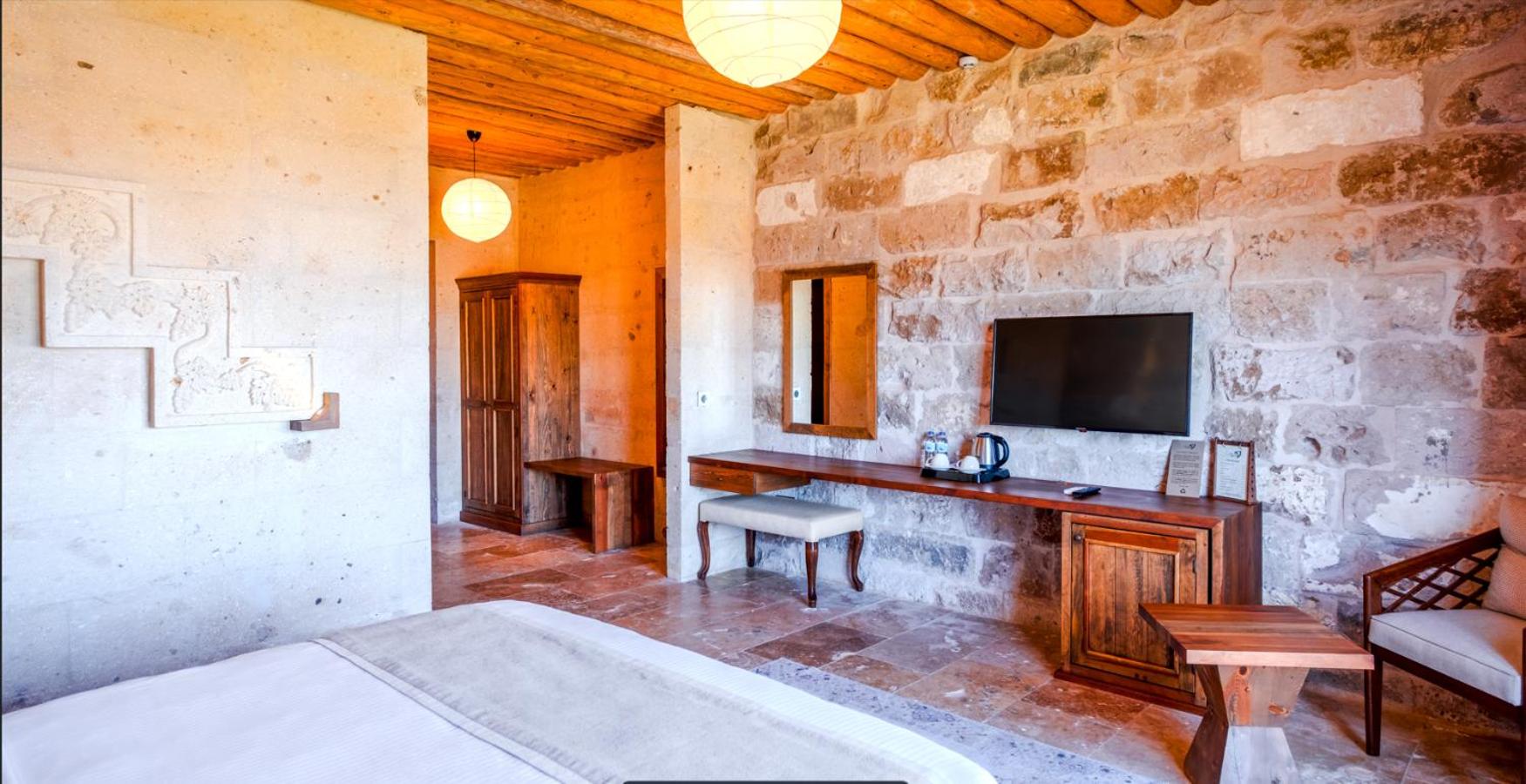 Deluxe Room - Photo 2