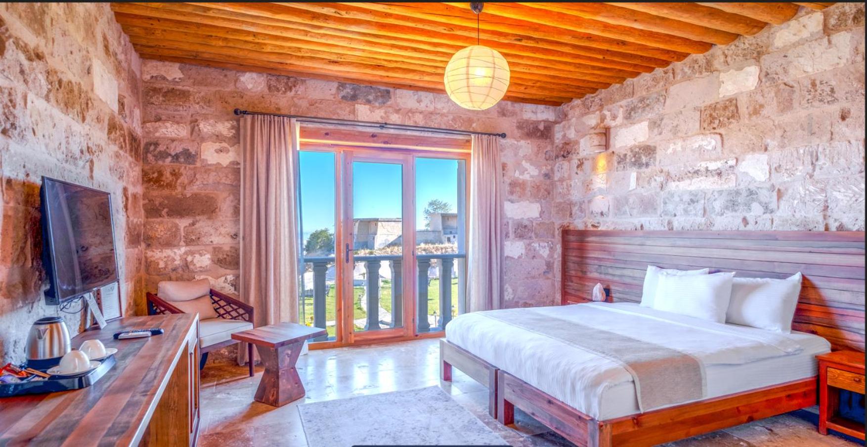 Deluxe Room - Photo 1