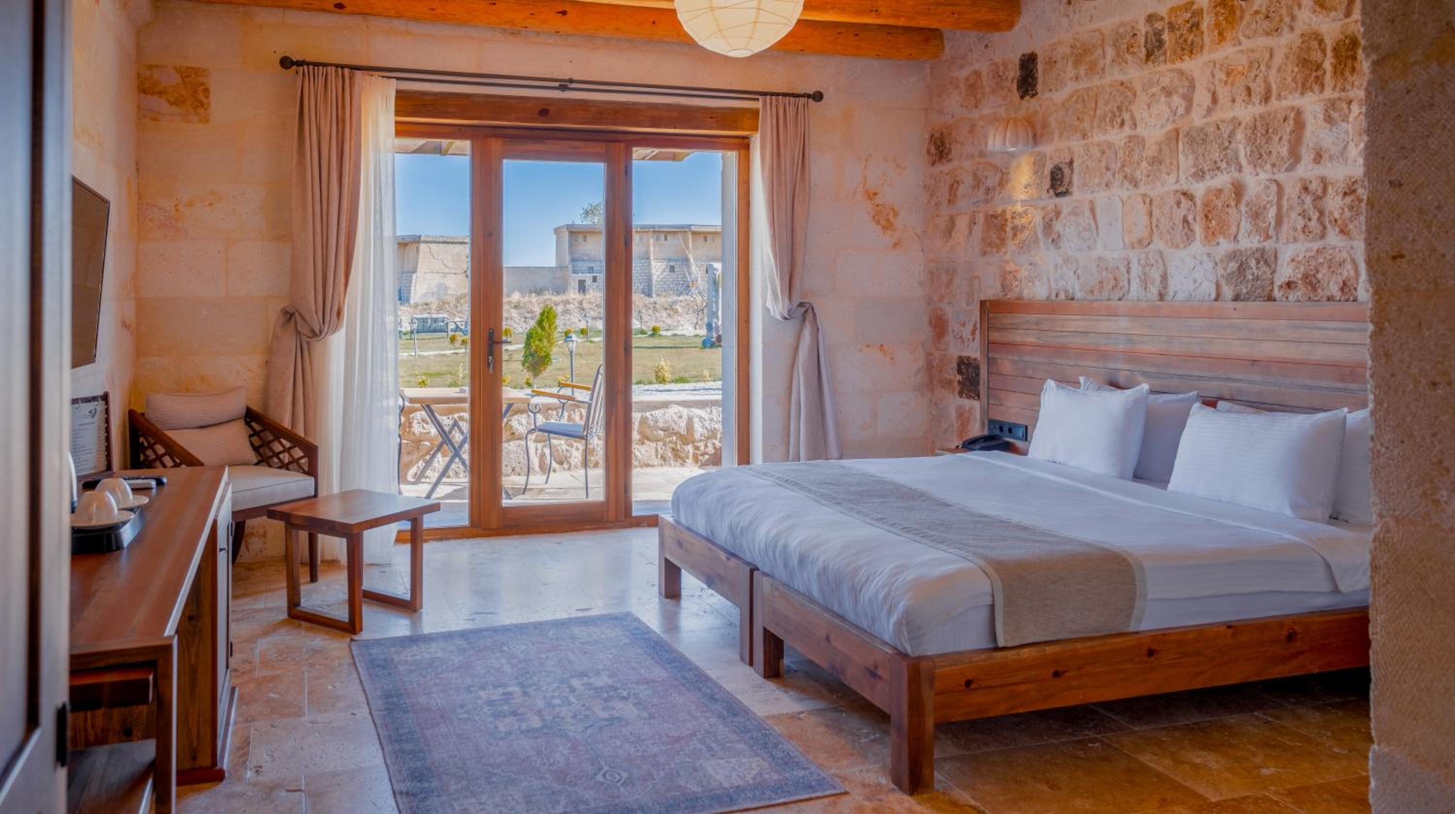 Deluxe Room - Photo 11