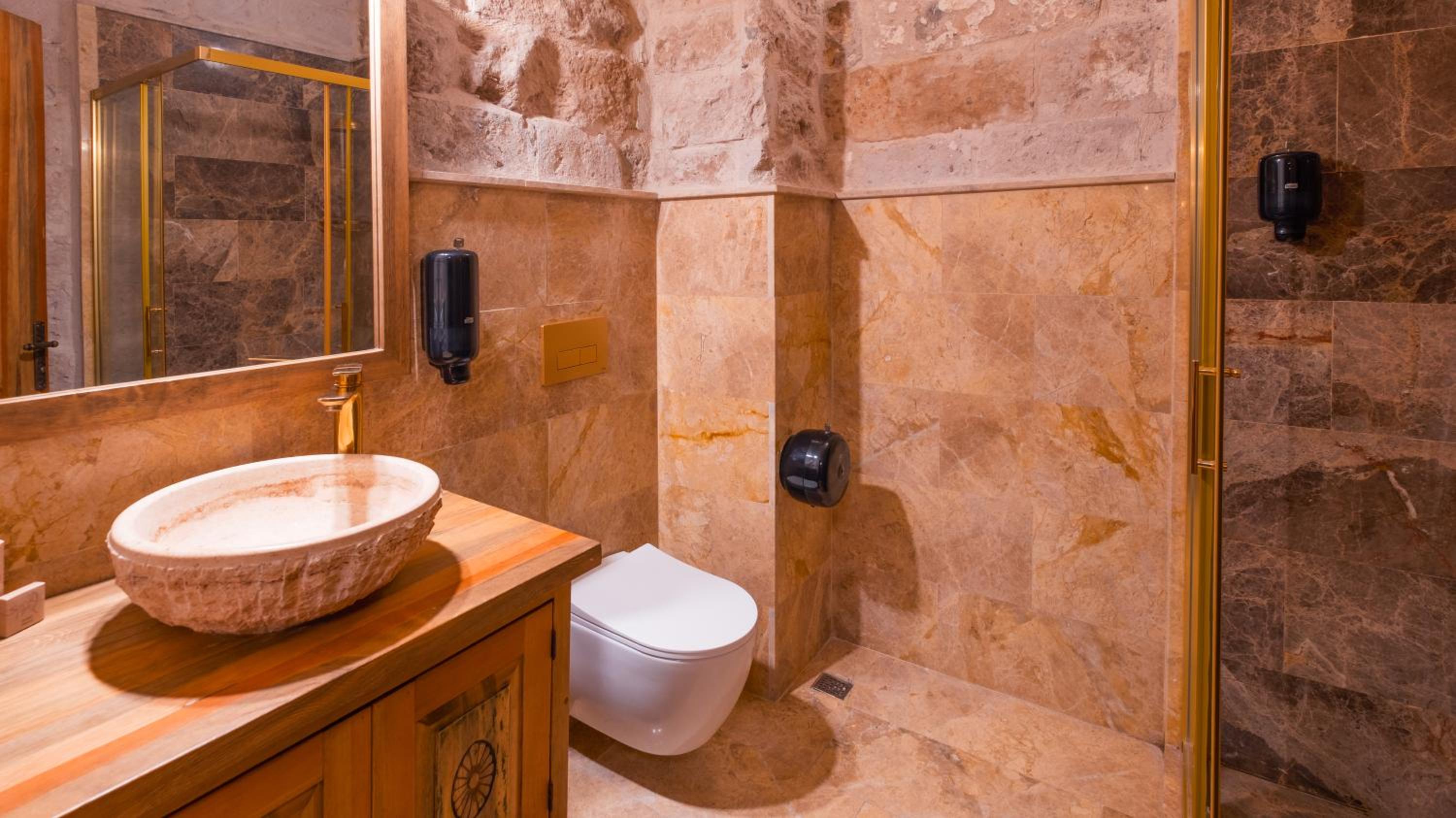 King Suite - Photo 6